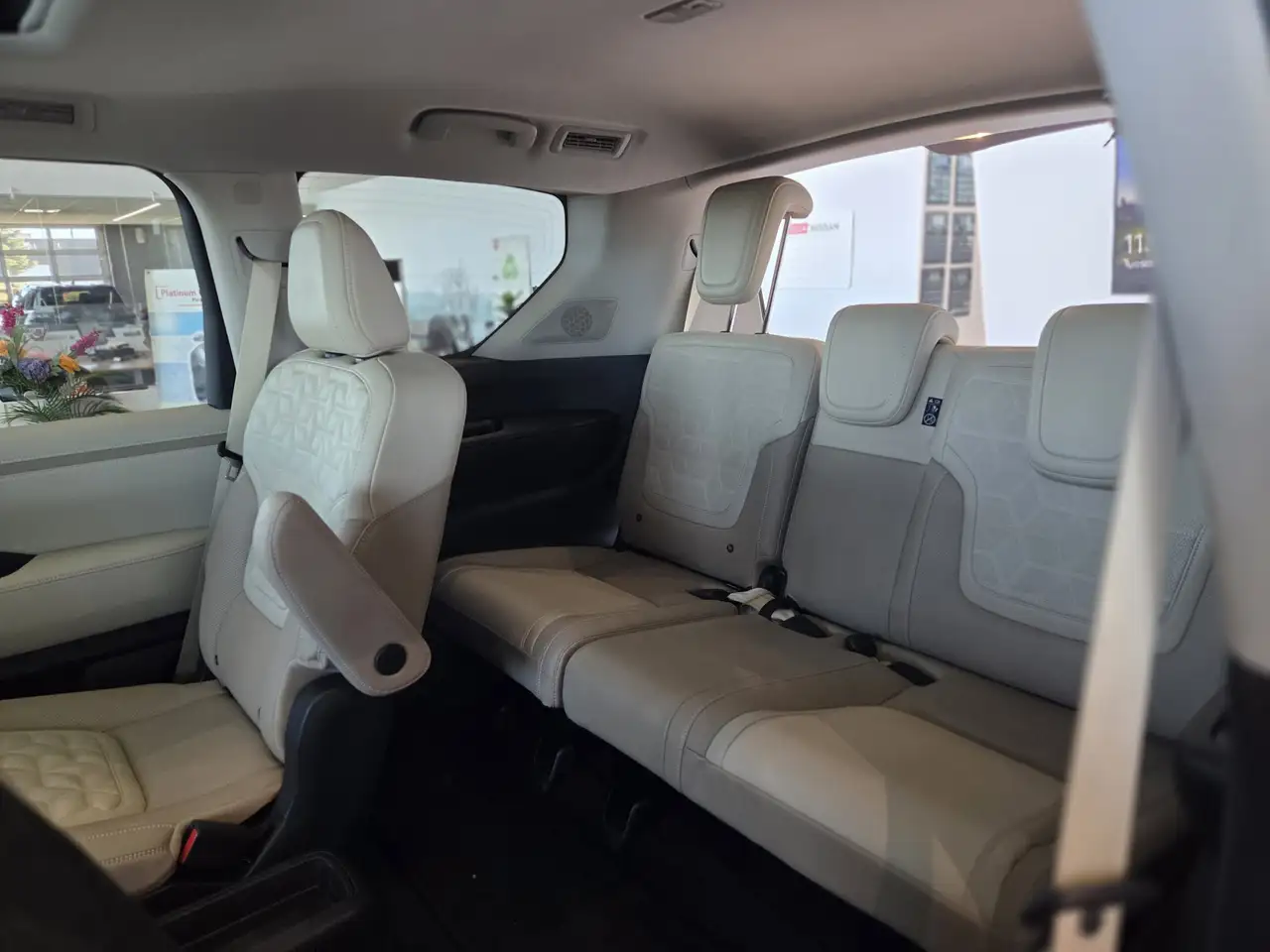 Nissan Armada снимка Nissan Armada