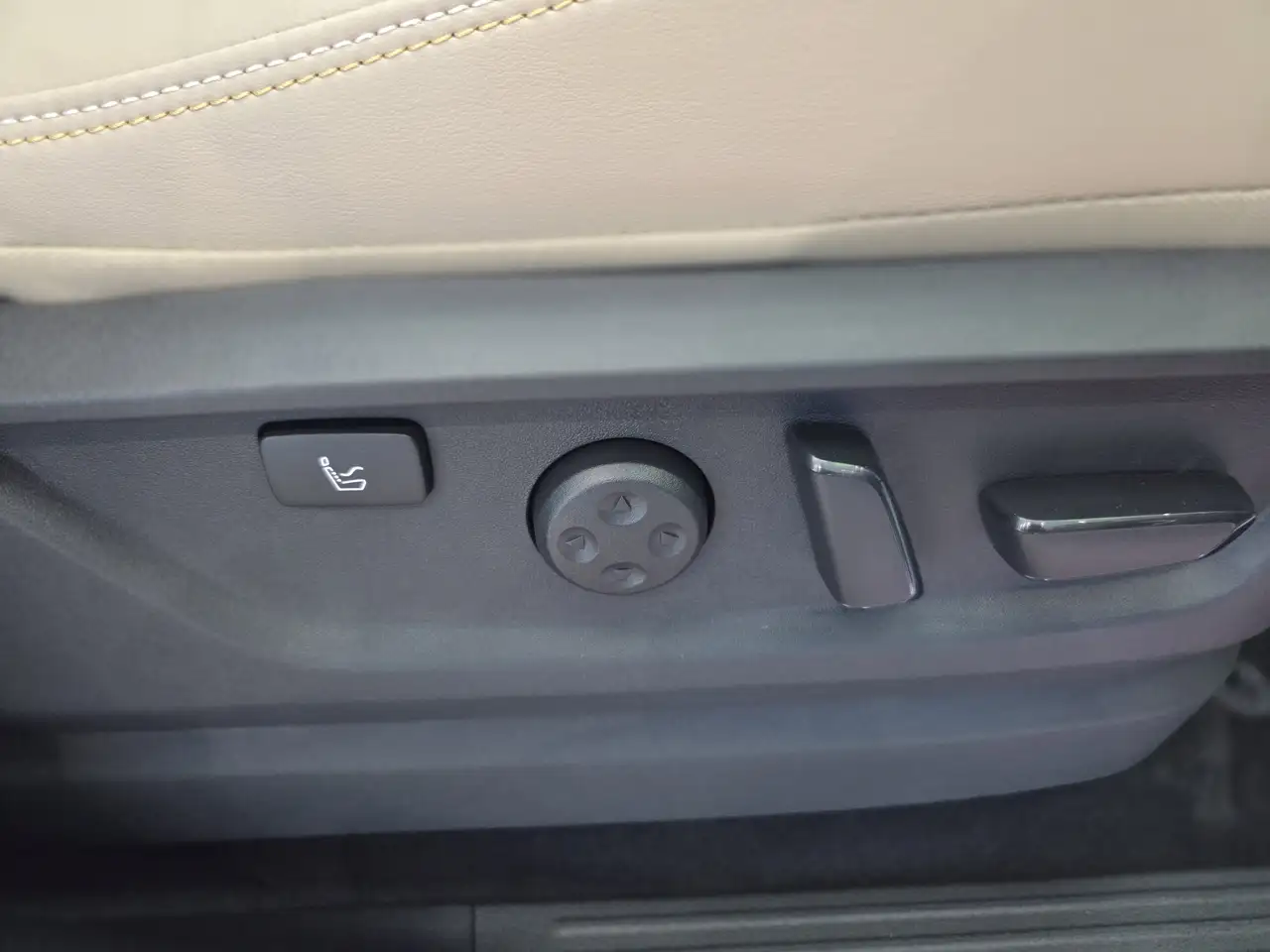 Nissan Armada снимка Nissan Armada