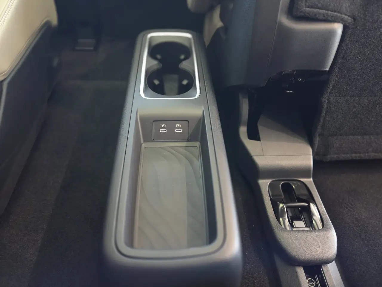 Nissan Armada снимка Nissan Armada