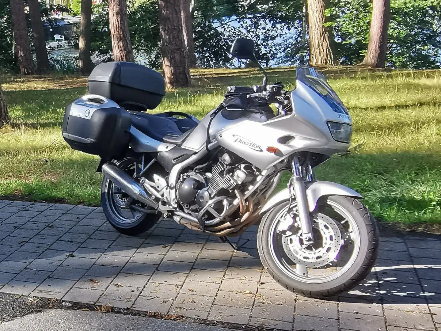 Yamaha XJ 600 Diversion Zilver - 1