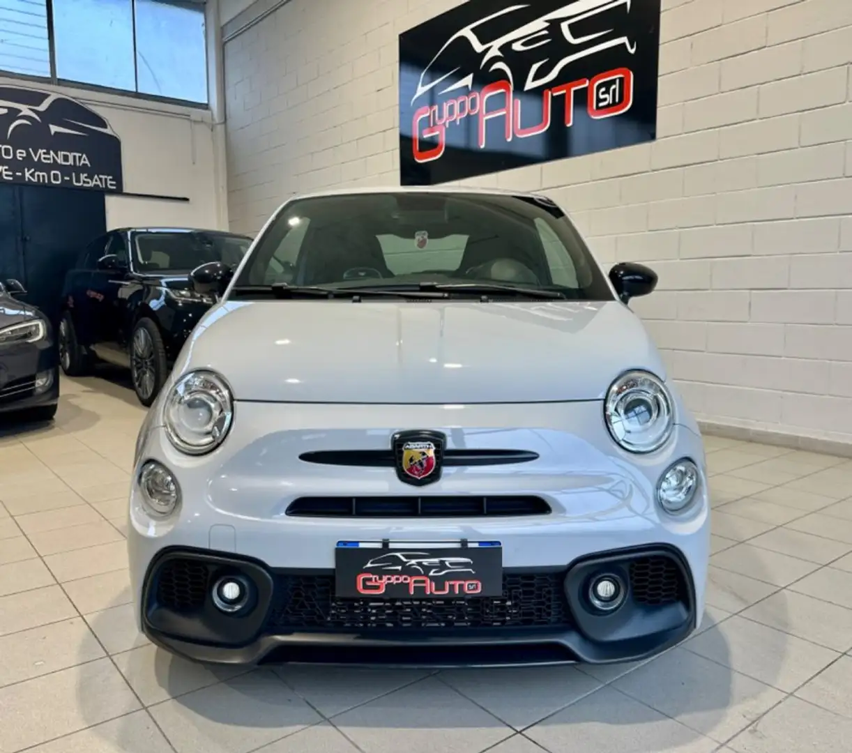 Abarth 595 Pista 1.4 Turbo T-Jet 165CV *XENO*BEATS AUDIO* Gris - 2