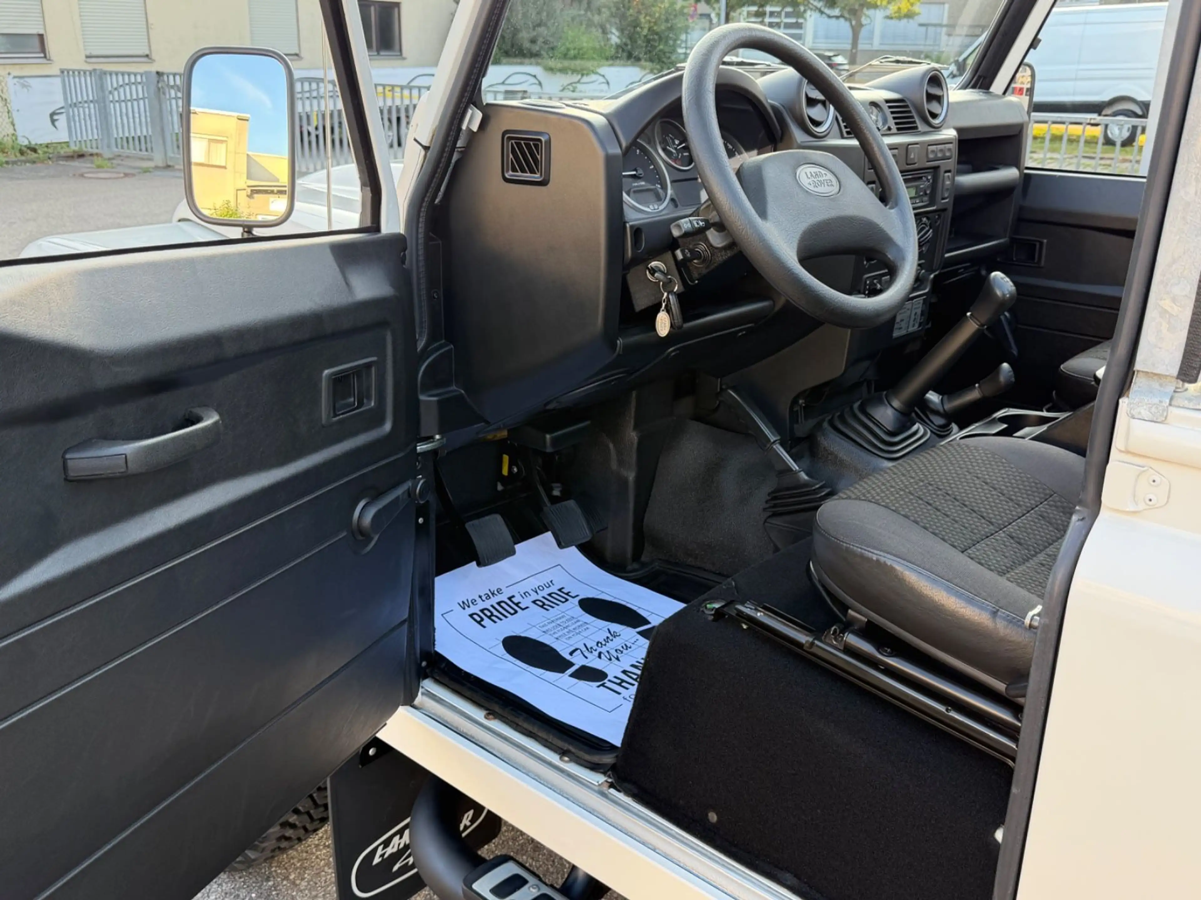 Land Rover Defender 90 E Soft Top 1Hd Unfallfrei NEUWERTIG! — photo 12