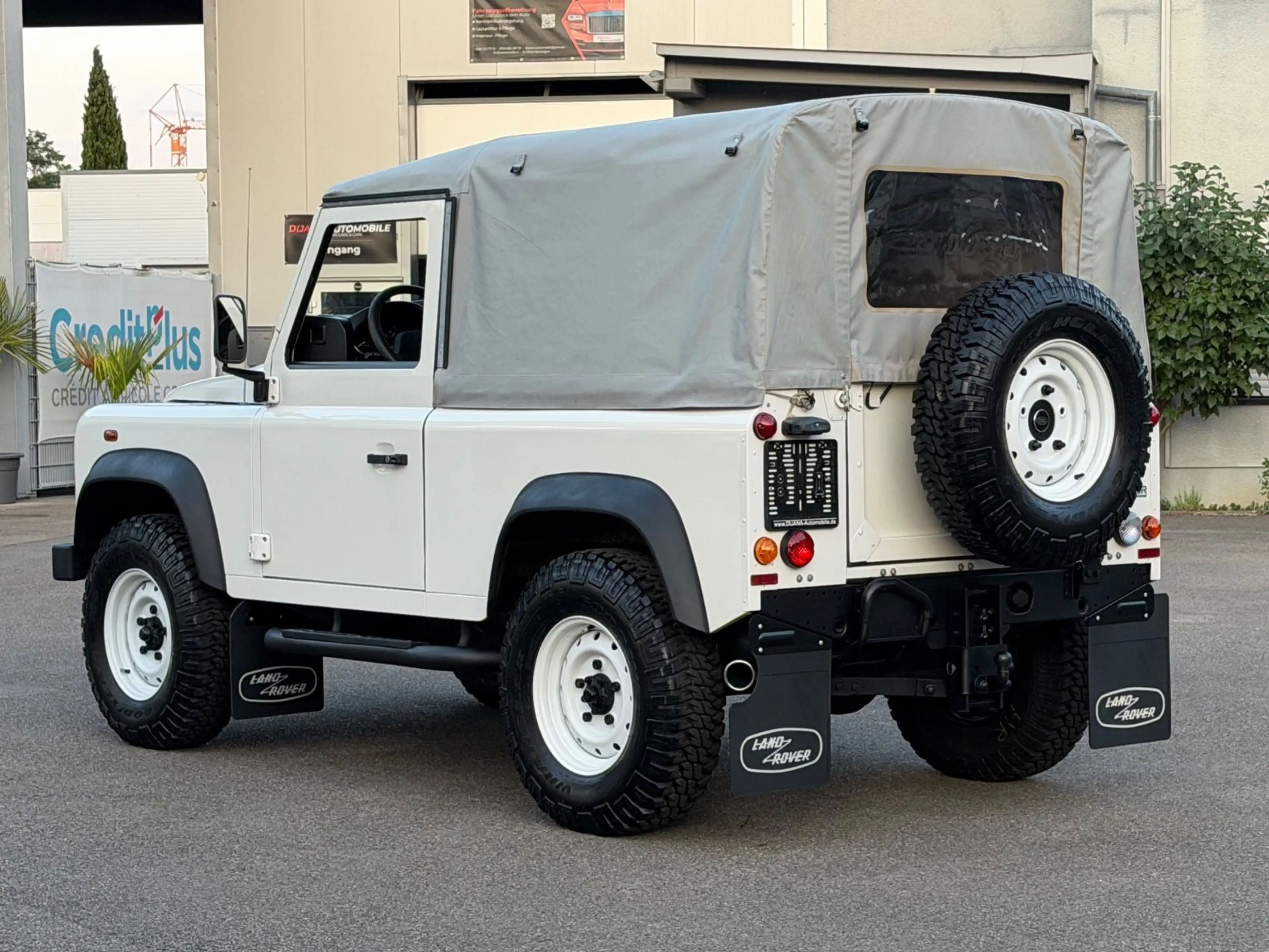 Land Rover Defender 90 E Soft Top 1Hd Unfallfrei NEUWERTIG! — photo 3
