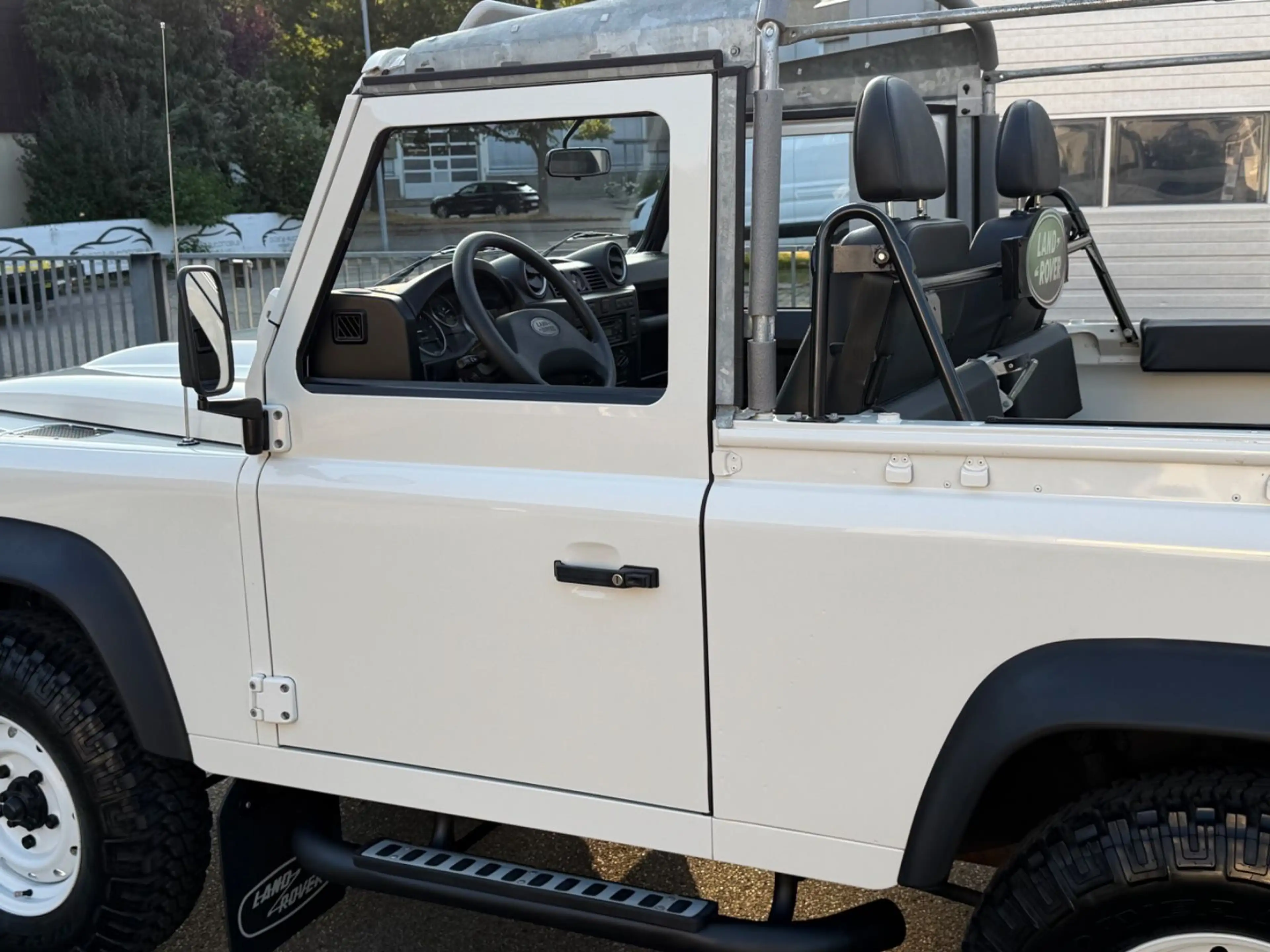 Land Rover Defender 90 E Soft Top 1Hd Unfallfrei NEUWERTIG! — photo 6