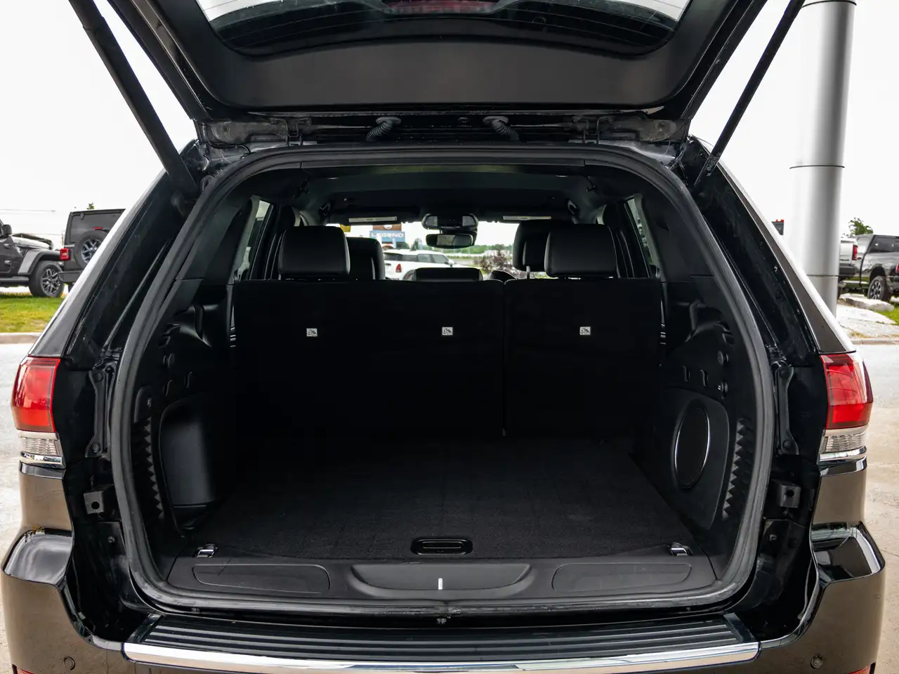 Jeep Grand Cherokee снимка Jeep Grand Cherokee