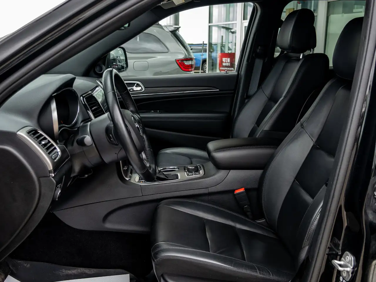 Jeep Grand Cherokee снимка Jeep Grand Cherokee