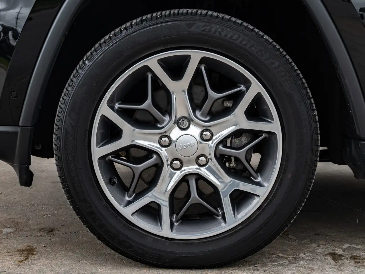 Jeep Grand Cherokee снимка Jeep Grand Cherokee