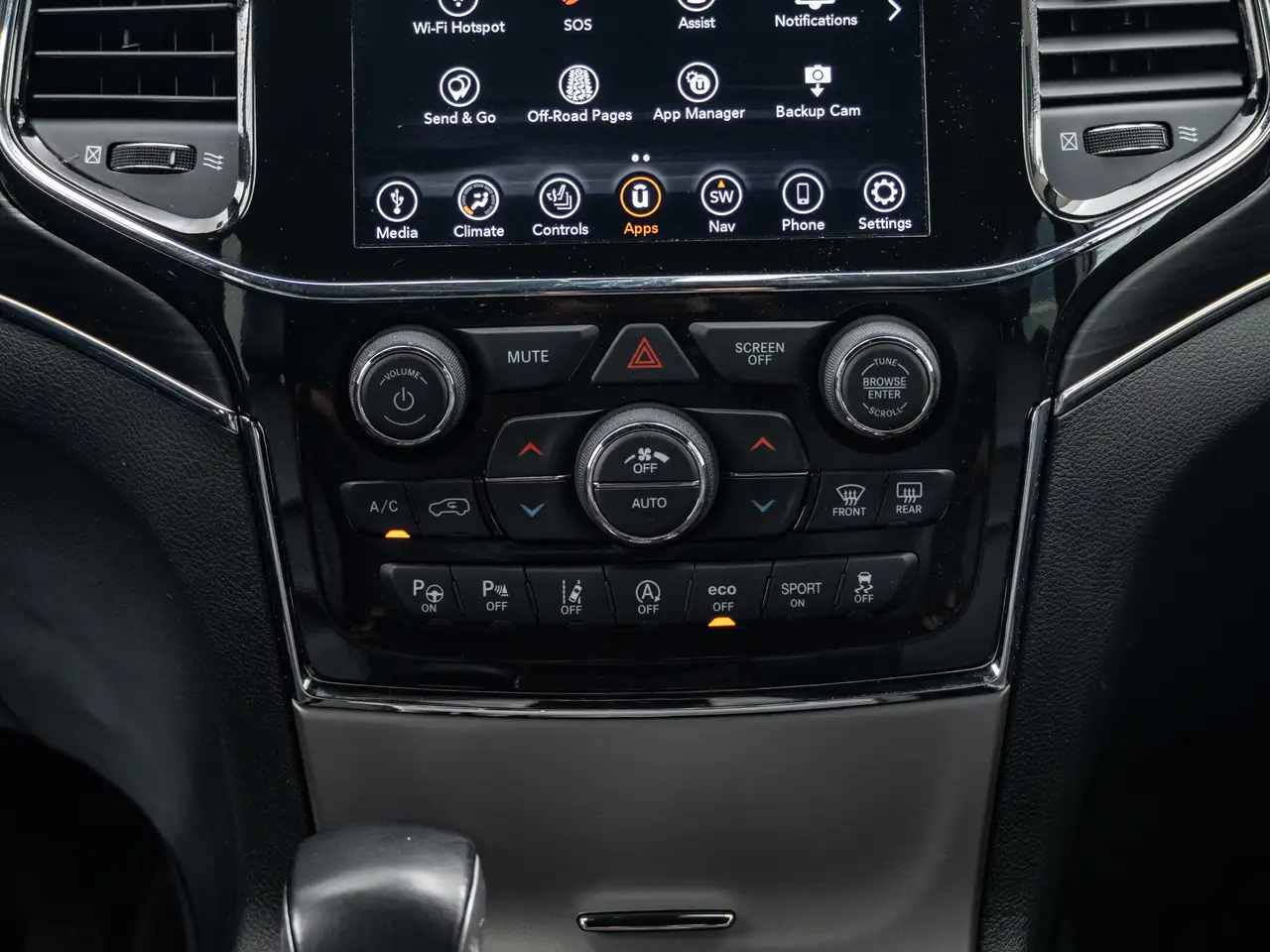 Jeep Grand Cherokee снимка Jeep Grand Cherokee