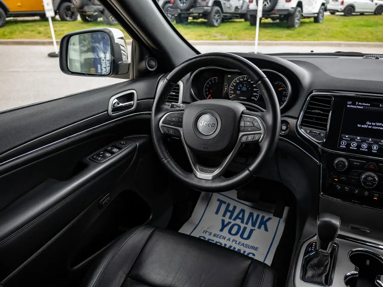 Jeep Grand Cherokee снимка Jeep Grand Cherokee