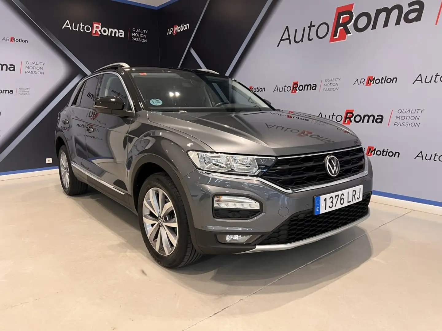 Volkswagen T-Roc 1.0 TSI Advance Style 81kW Gris - 1