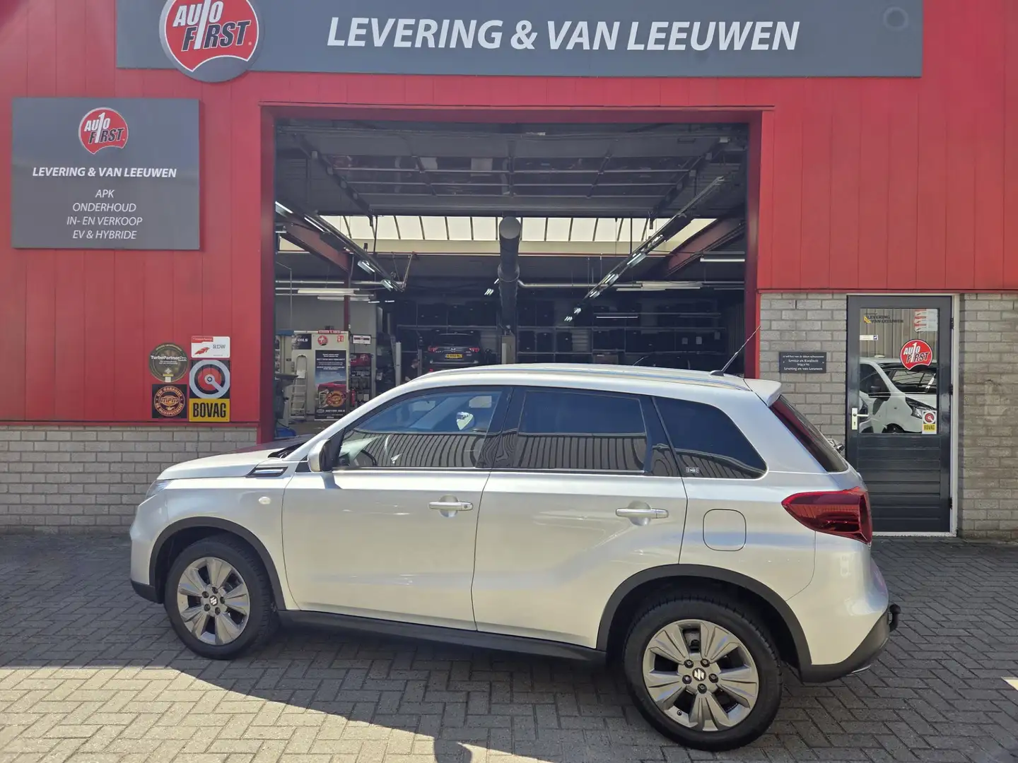 Suzuki Vitara 1.0 Boosterjet Select Automaat/ Trekhaak/ Andriod Zilver - 2