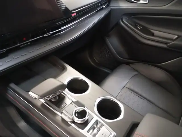 DR Automobiles DR6 view 16