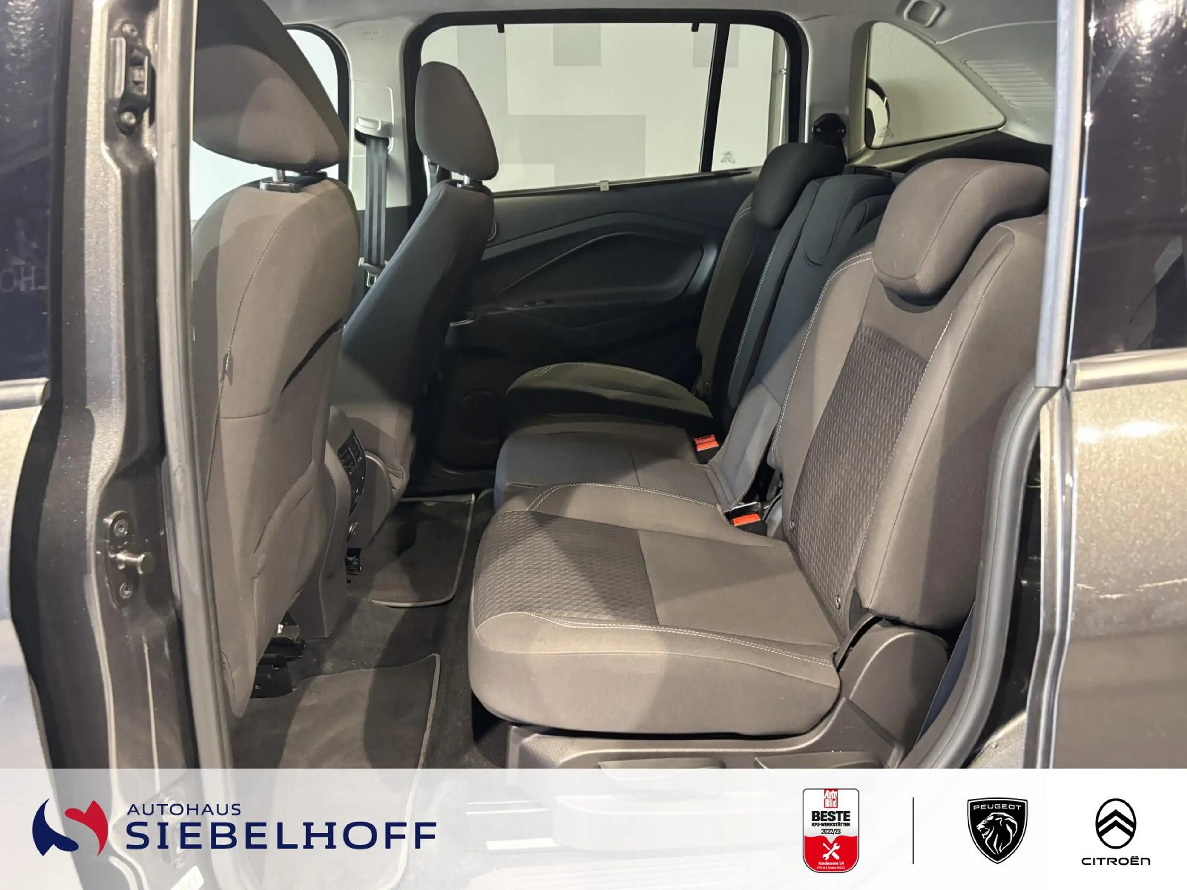Ford Grand C-Max 1.5 TDCi Grand Cool & Connect — photo 9