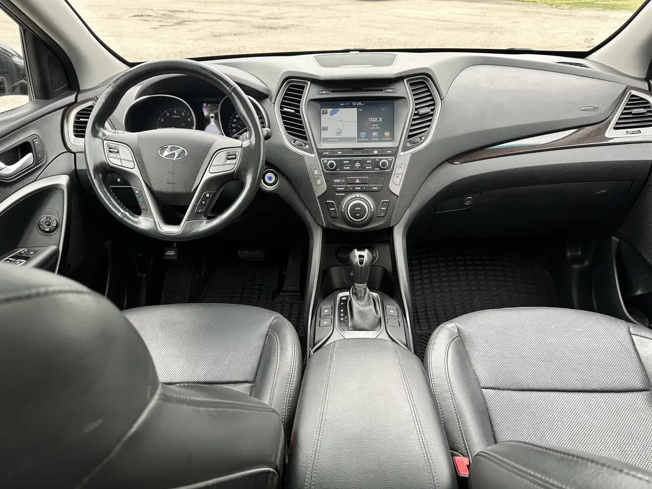 Hyundai SANTA FE photo Hyundai SANTA FE