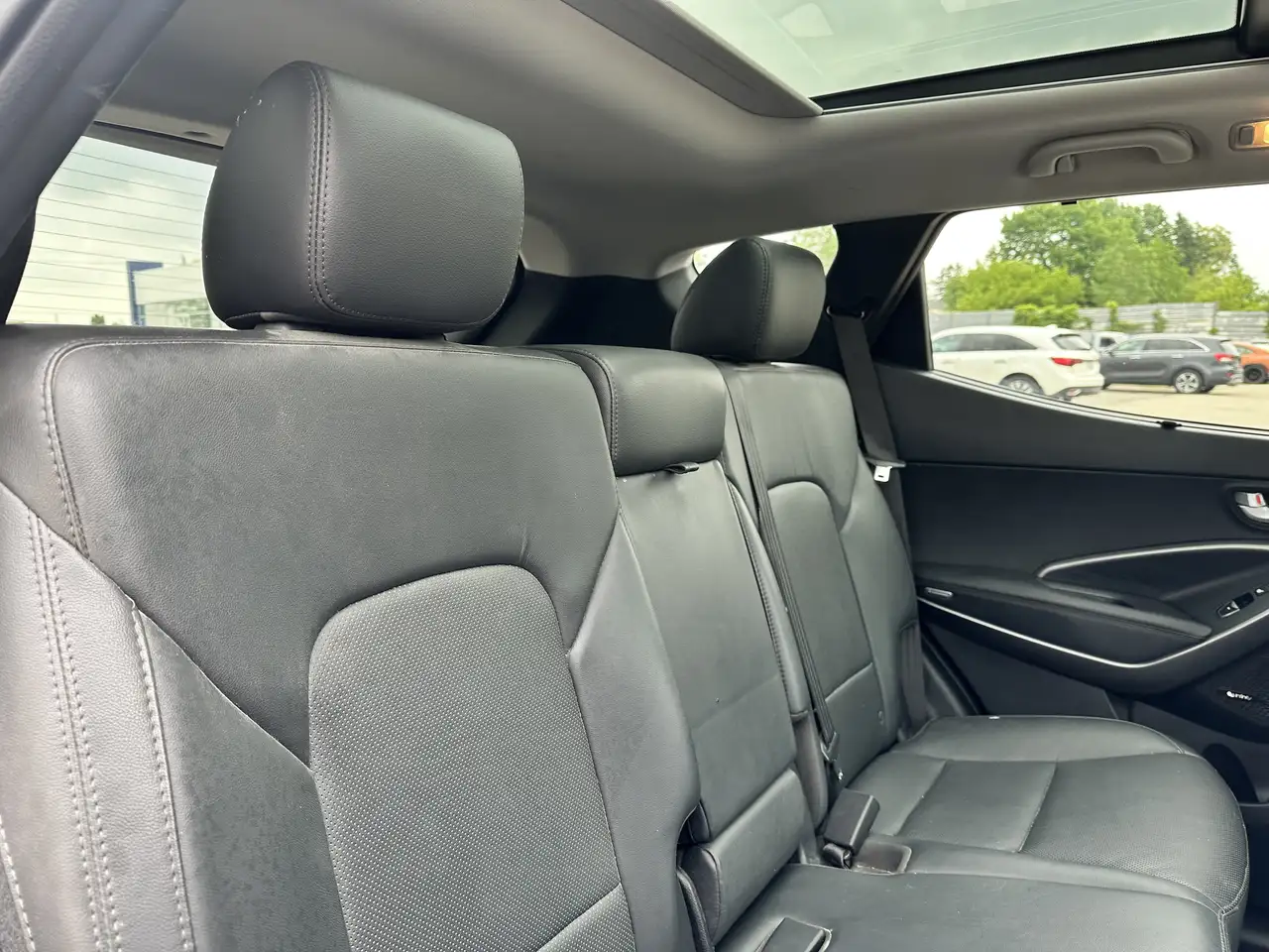 Hyundai SANTA FE photo Hyundai SANTA FE
