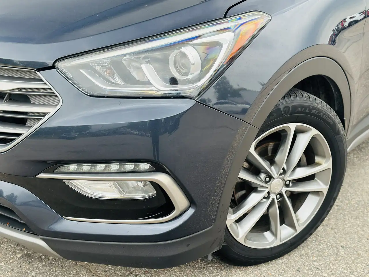 Hyundai SANTA FE photo Hyundai SANTA FE