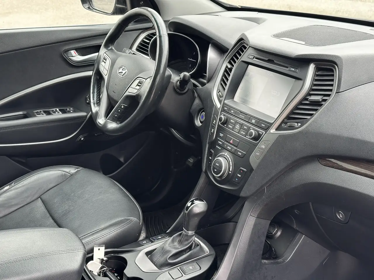 Hyundai SANTA FE photo Hyundai SANTA FE