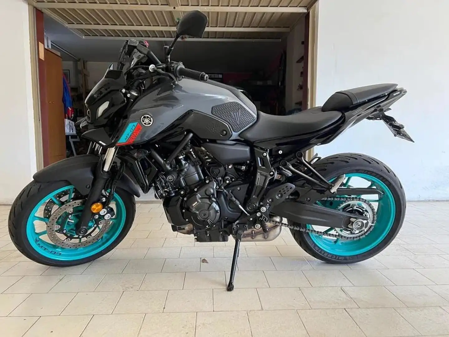Yamaha MT-07 Grigio - 2