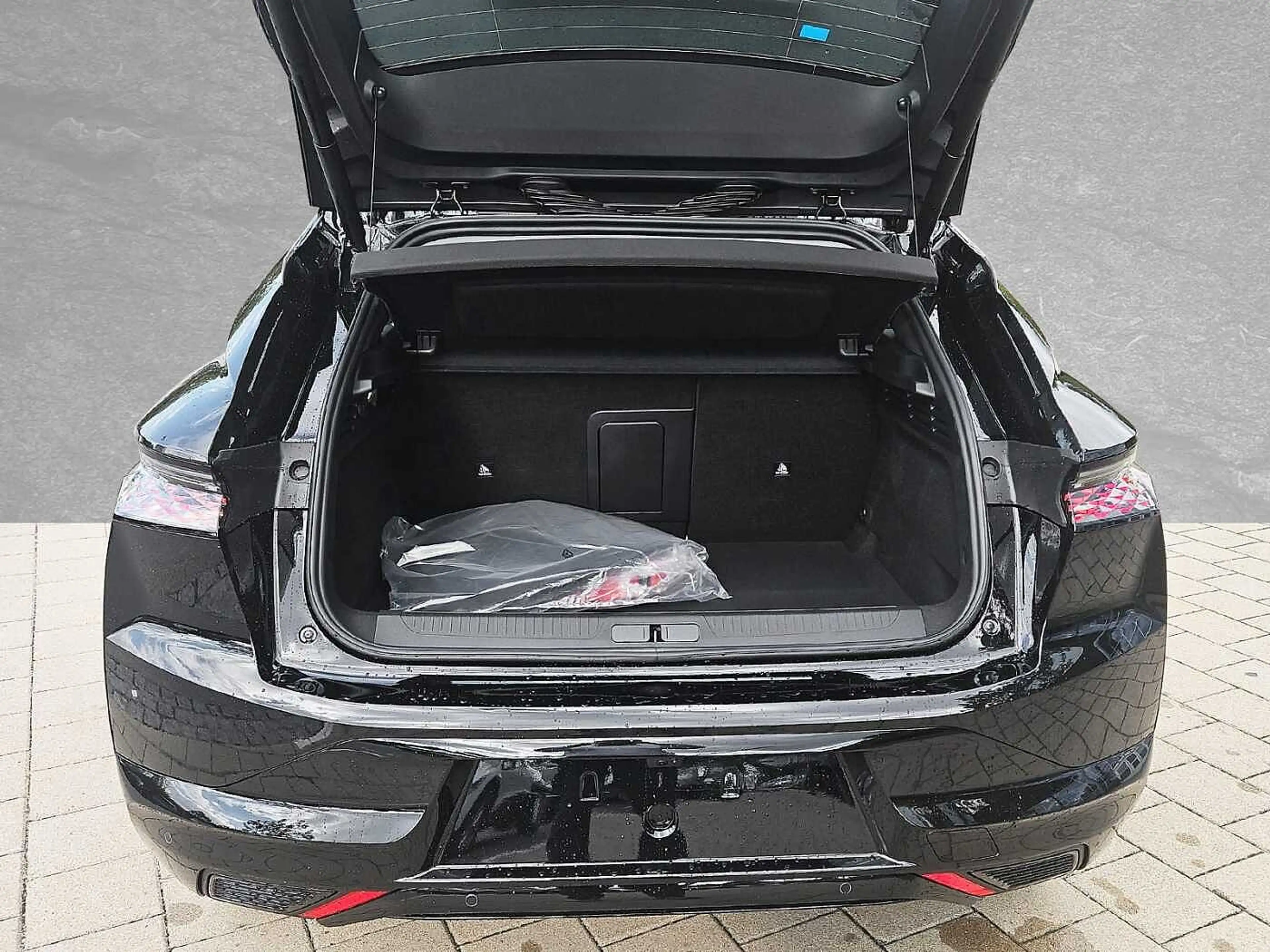 DS Automobiles DS 4 DS N°4 E-Tense JULES VERNE Alcantara — photo 11