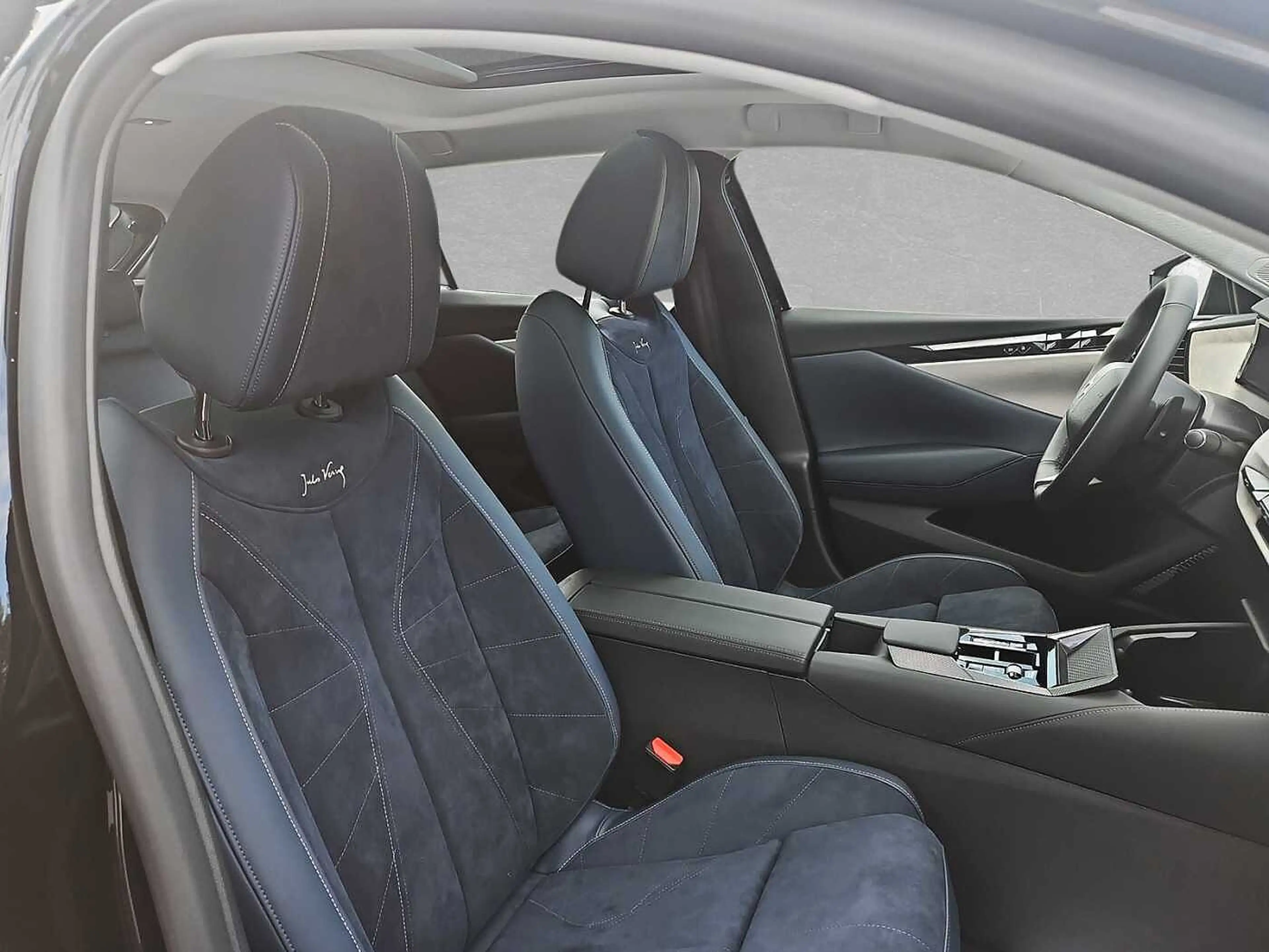 DS Automobiles DS 4 DS N°4 E-Tense JULES VERNE Alcantara — photo 8