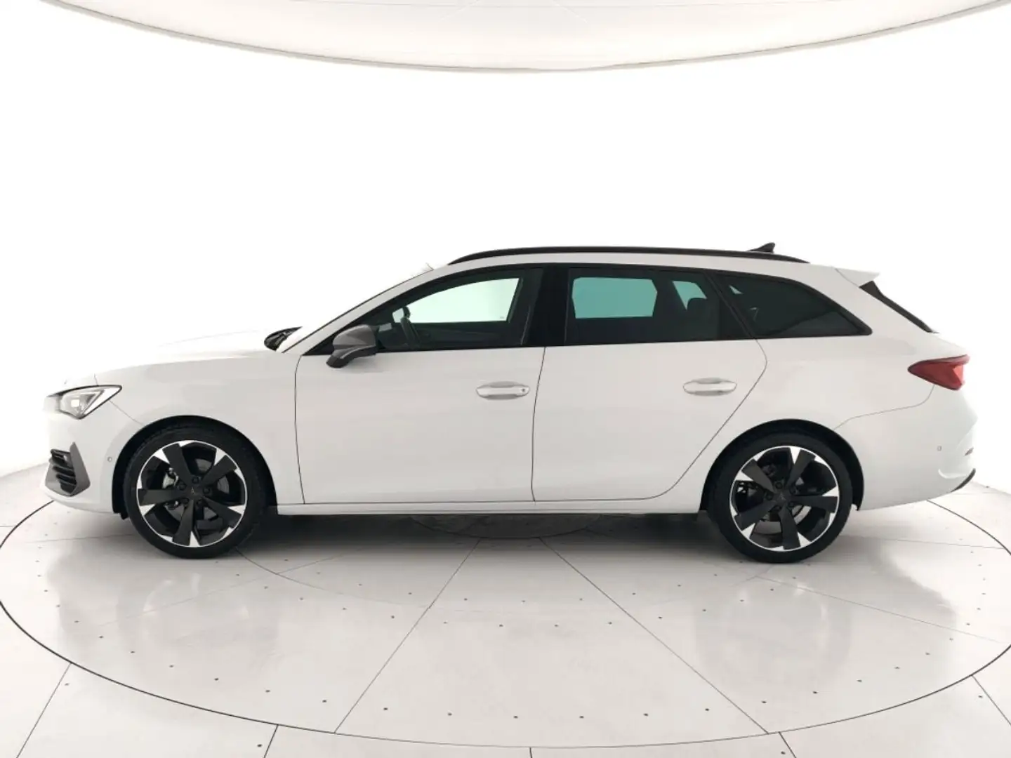 CUPRA Leon Sportstourer 1.5 hybrid 150cv DSG Weiß - 2