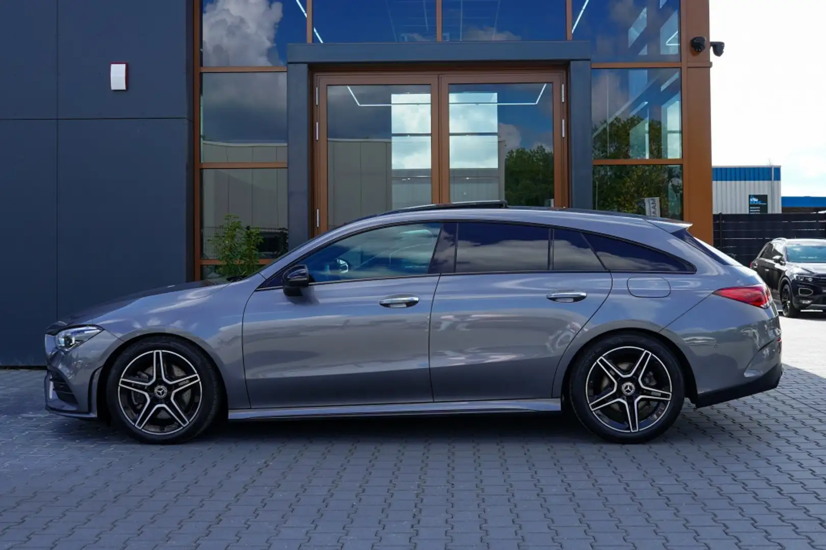 Mercedes-Benz CLA 200 Shooting Brake Bns Sol. AMG | Pano | Sfeer | Multi Grijs - 2
