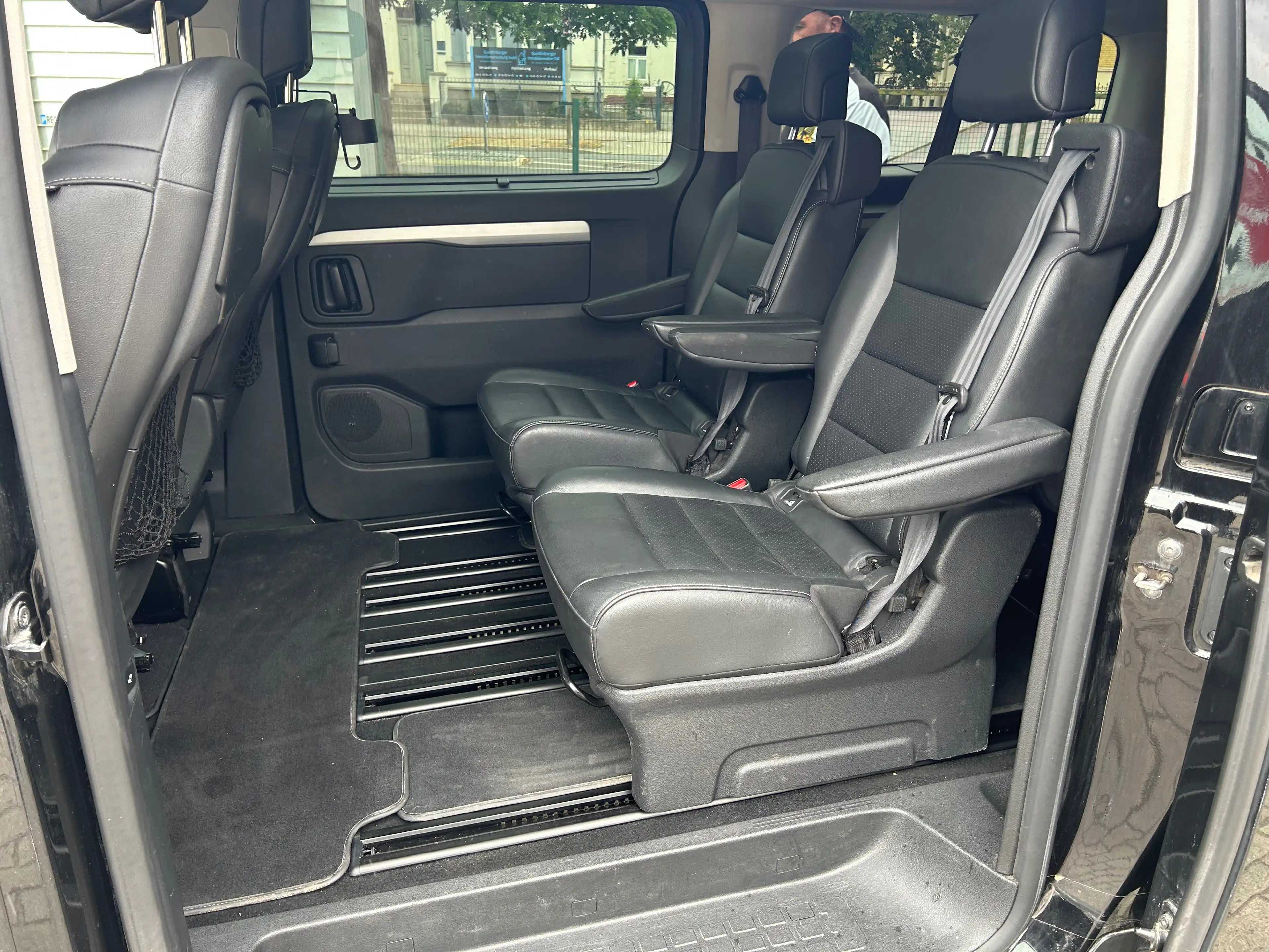 Peugeot Traveller Traveller L2 2.0 BlueHDi 180 EAT6 Allure — photo 5