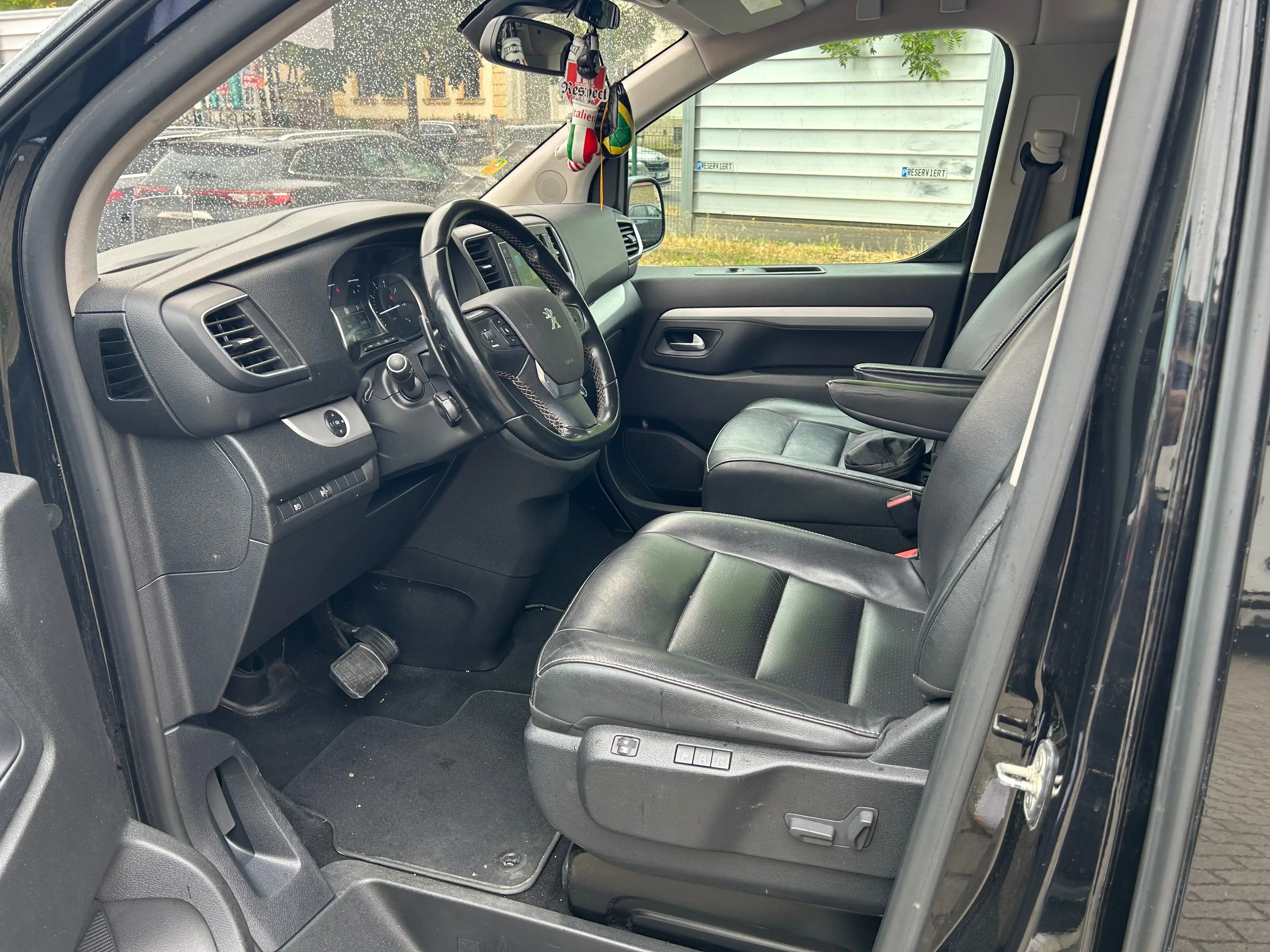 Peugeot Traveller Traveller L2 2.0 BlueHDi 180 EAT6 Allure — photo 4