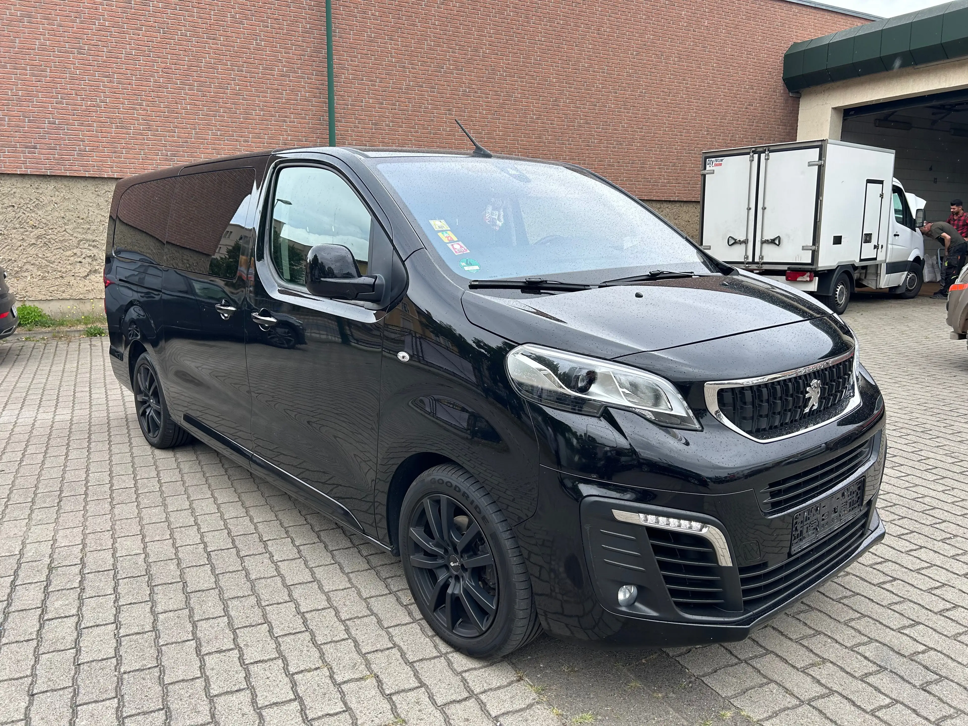 Peugeot Traveller Traveller L2 2.0 BlueHDi 180 EAT6 Allure — photo 3