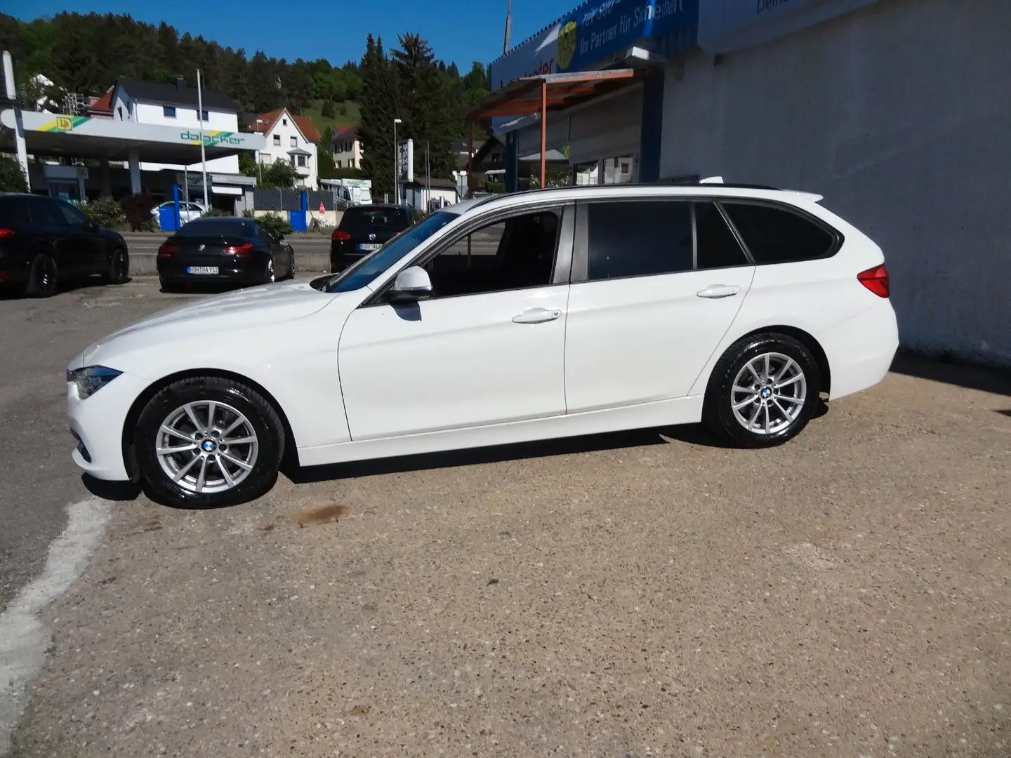 BMW 320 d Advantage/2.Hd/190PS/LED/Navi/PDC/SitzH/ Weiß - 2