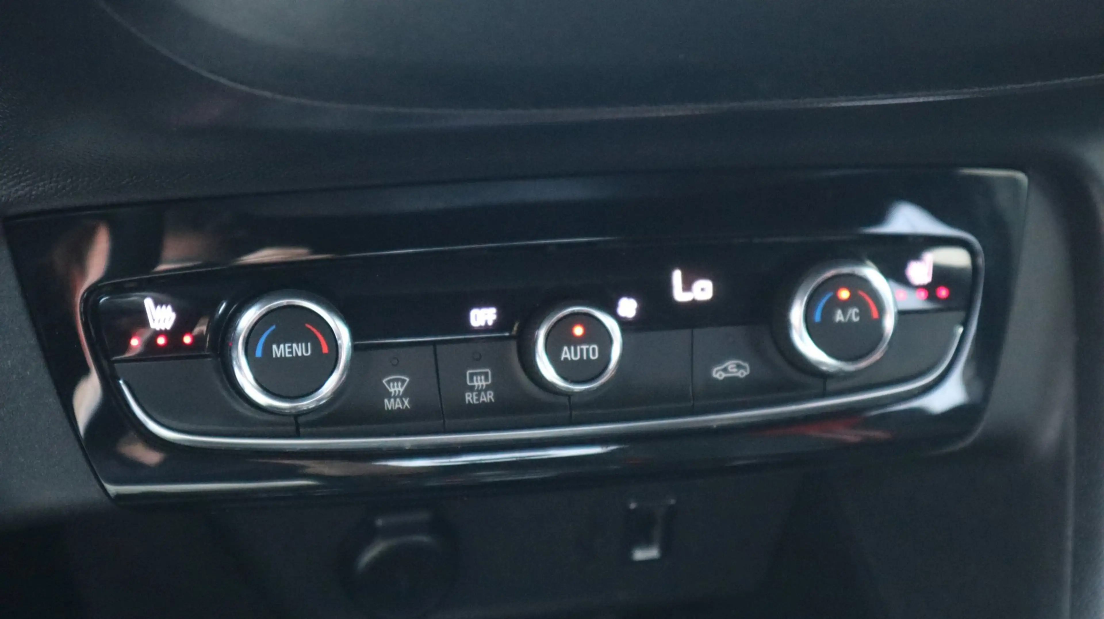 Opel Corsa-e GS Line 50 kWh SOH92% CarPlay LED Virtual cockpit — photo 25