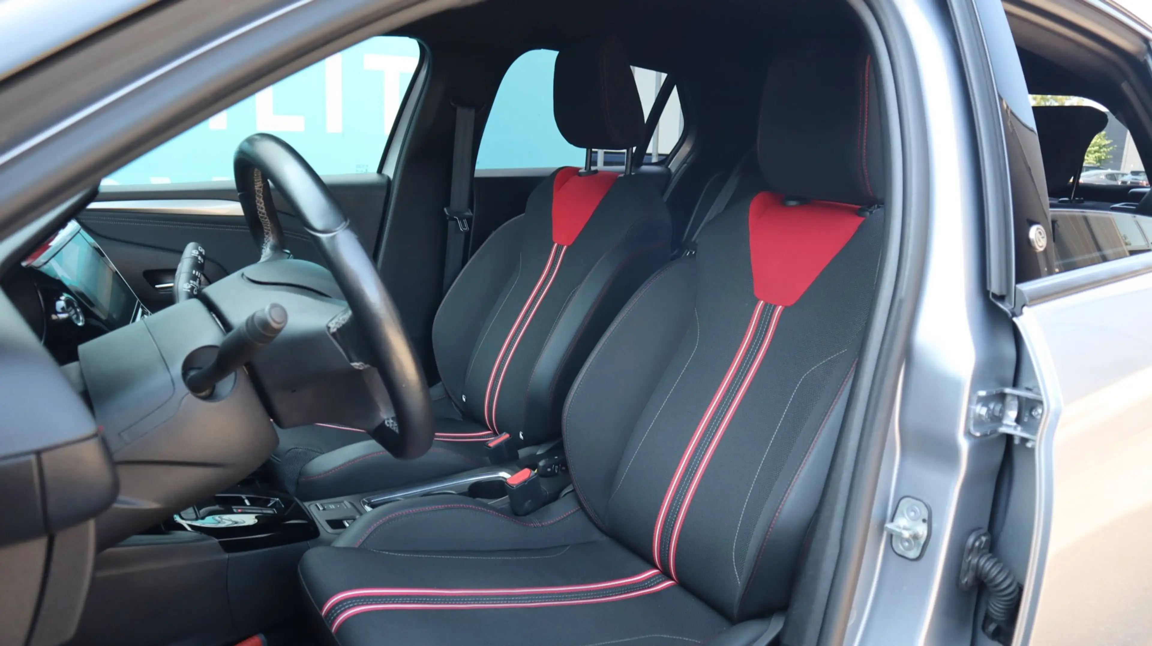 Opel Corsa-e GS Line 50 kWh SOH92% CarPlay LED Virtual cockpit — photo 13