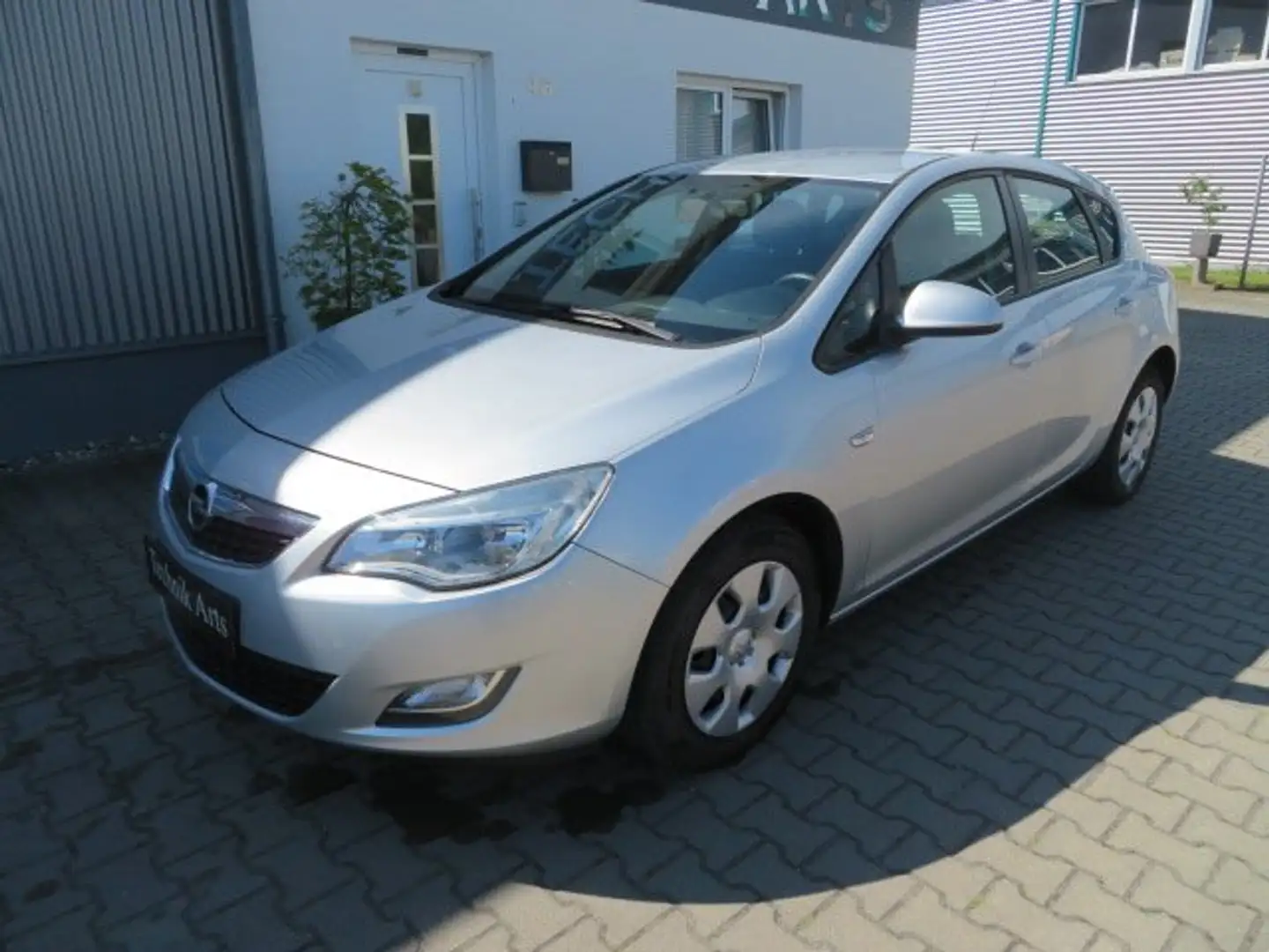 Opel Astra 1.4 TÜV neu Stříbrná - 2