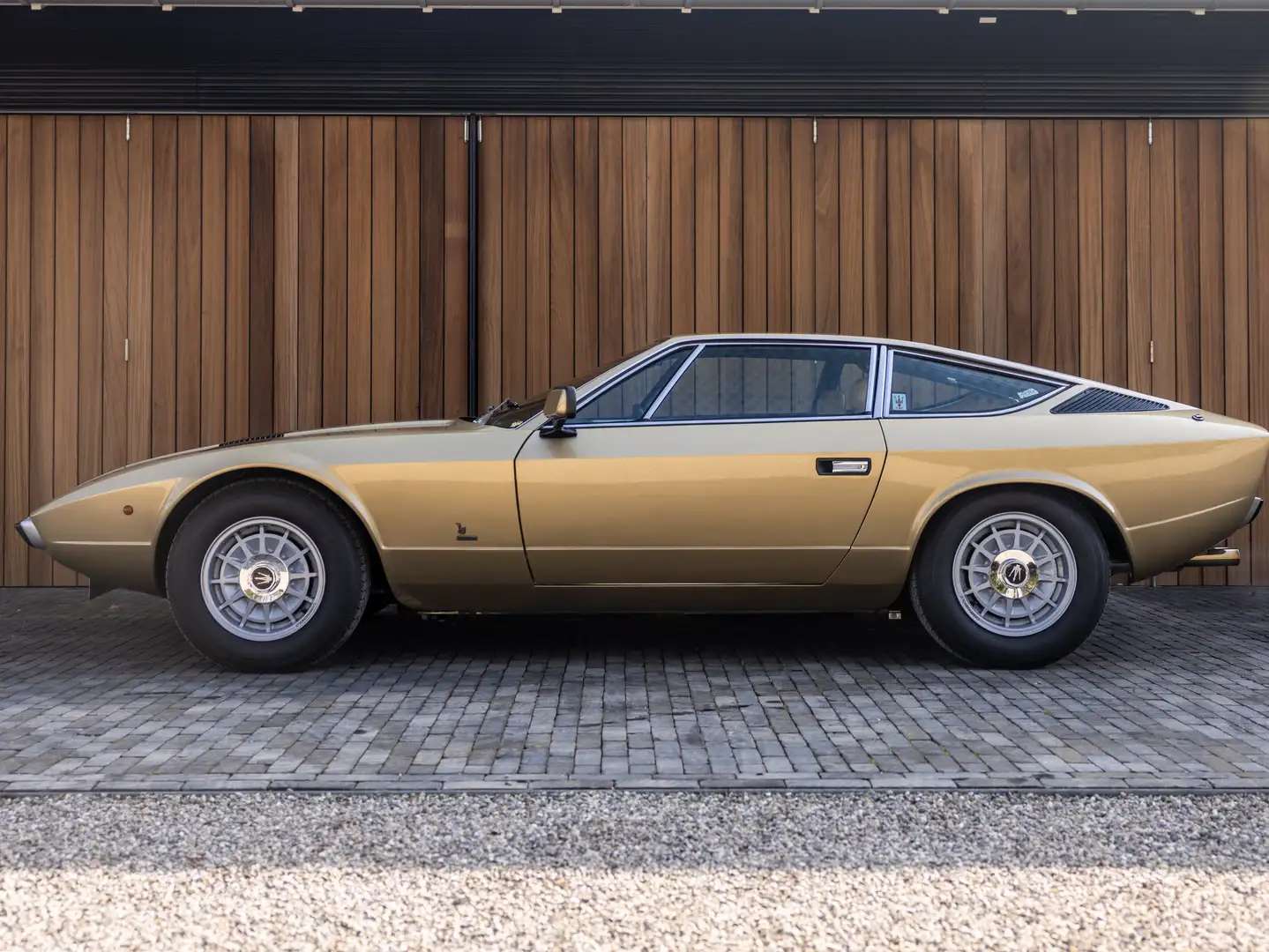 Maserati Khamsin Золотистый - 2