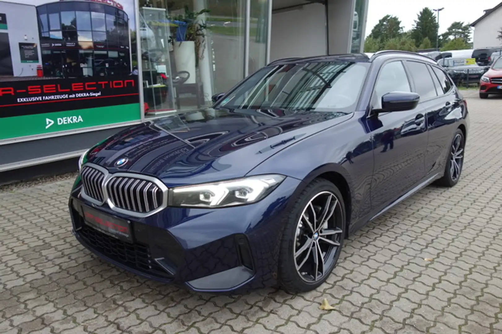 BMW 330 d xDrive M SPORT PANO/STDHZG/H&K/TARTUFO/NAVI Blau - 1