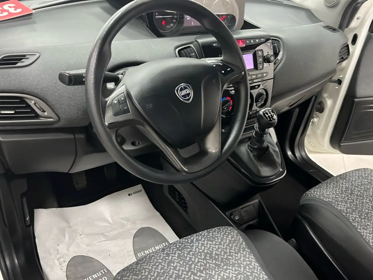 Lancia Ypsilon 2022 — фото 8