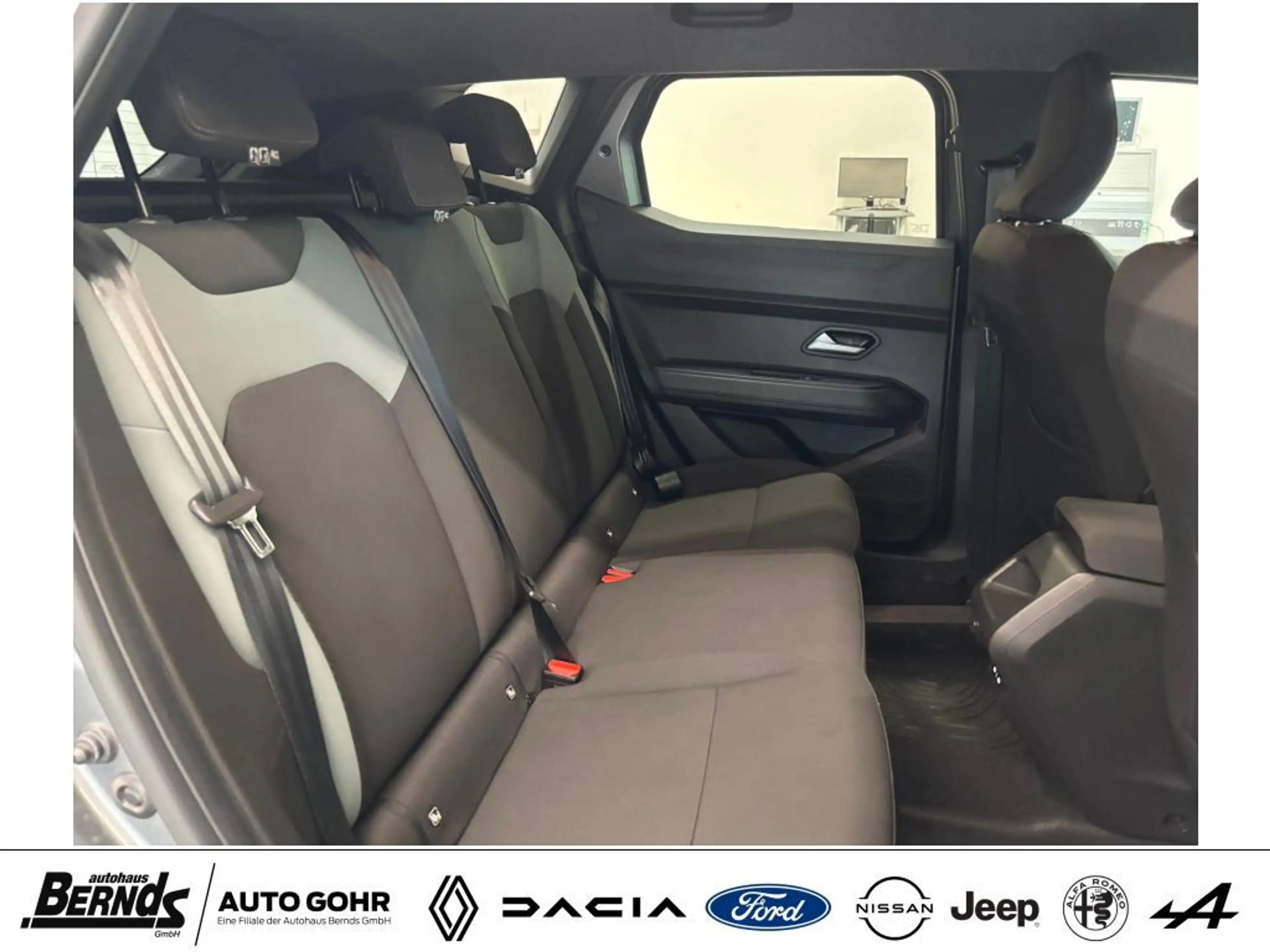 Dacia Duster Hyb.140 Extr. + Kamera Navi HiFi Winter-P. Temp. — photo 4