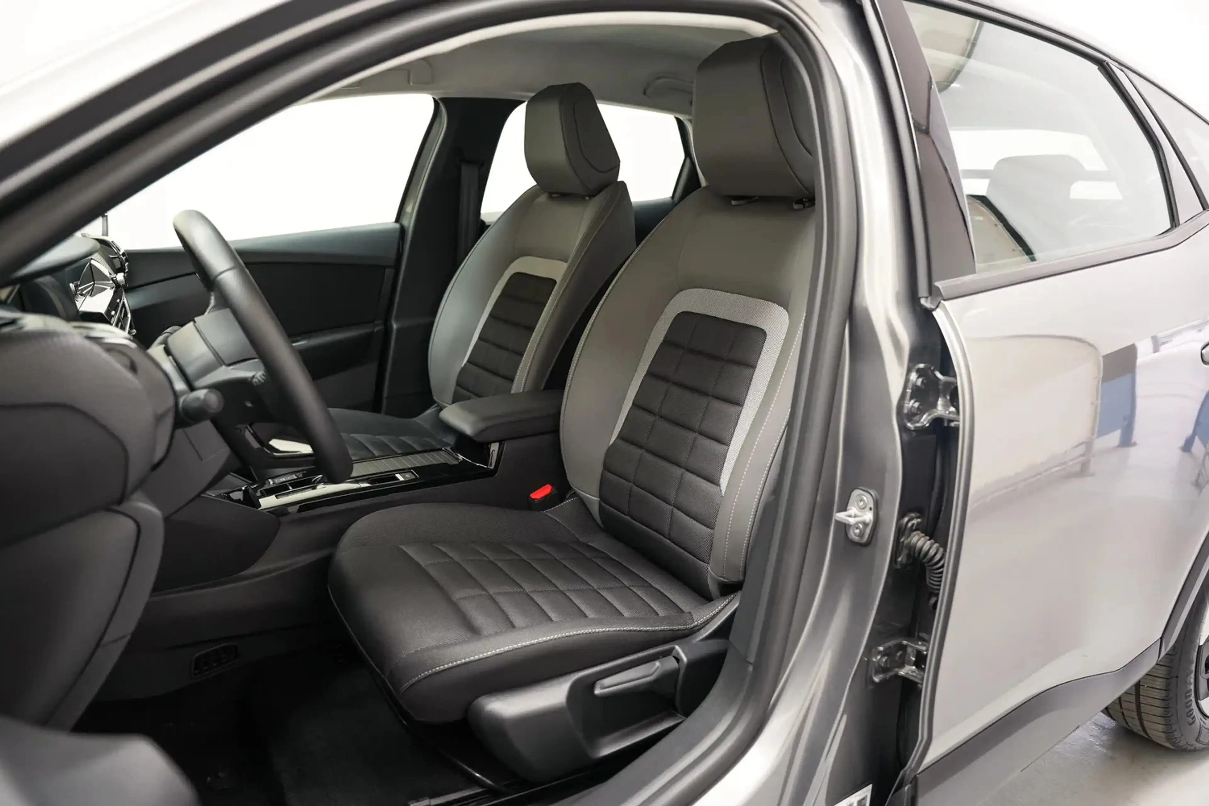 Citroen E-C4 Electric You 50kWh [ LED Navi Camera Climate ] — photo 9