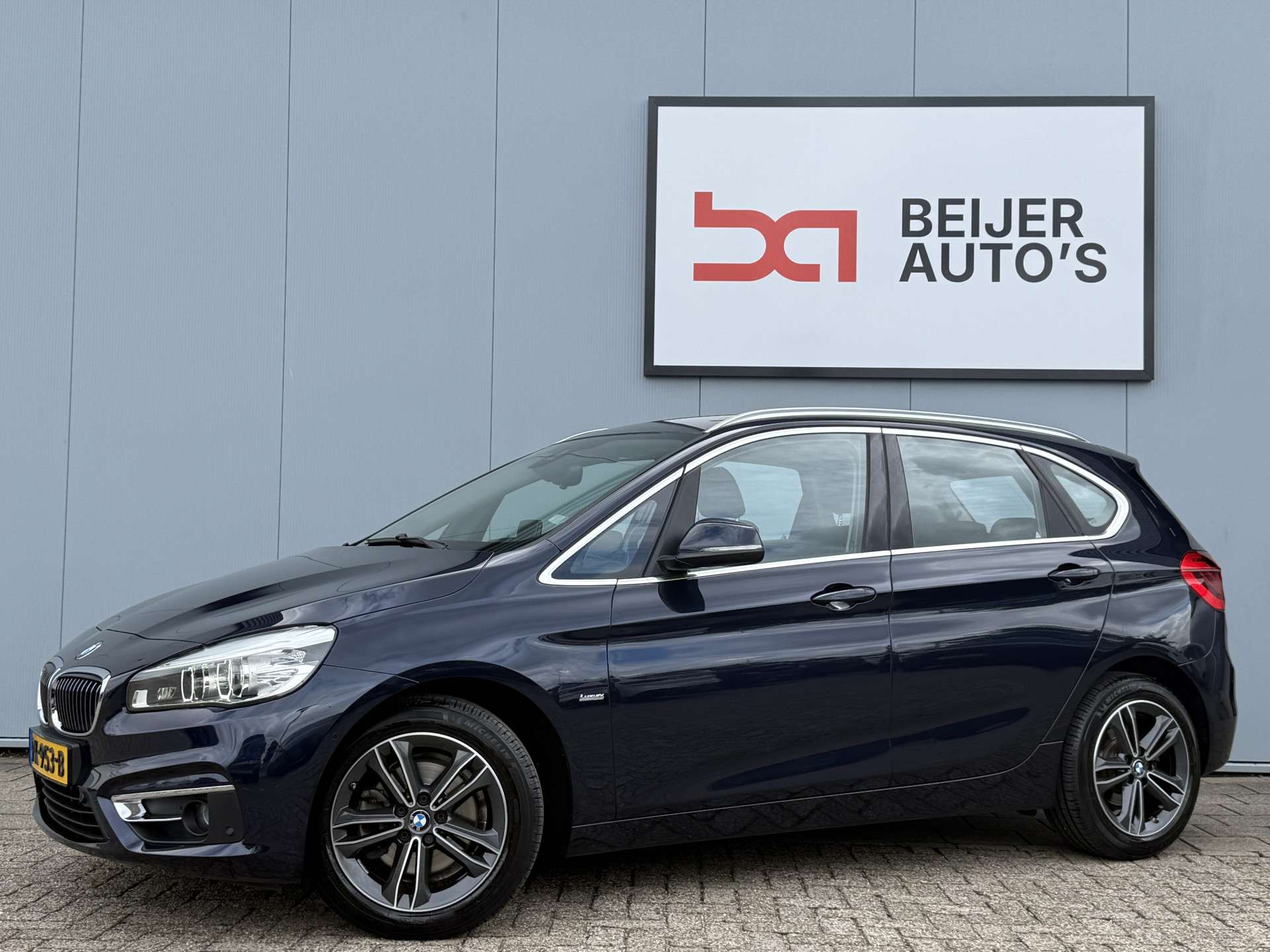 BMW 220