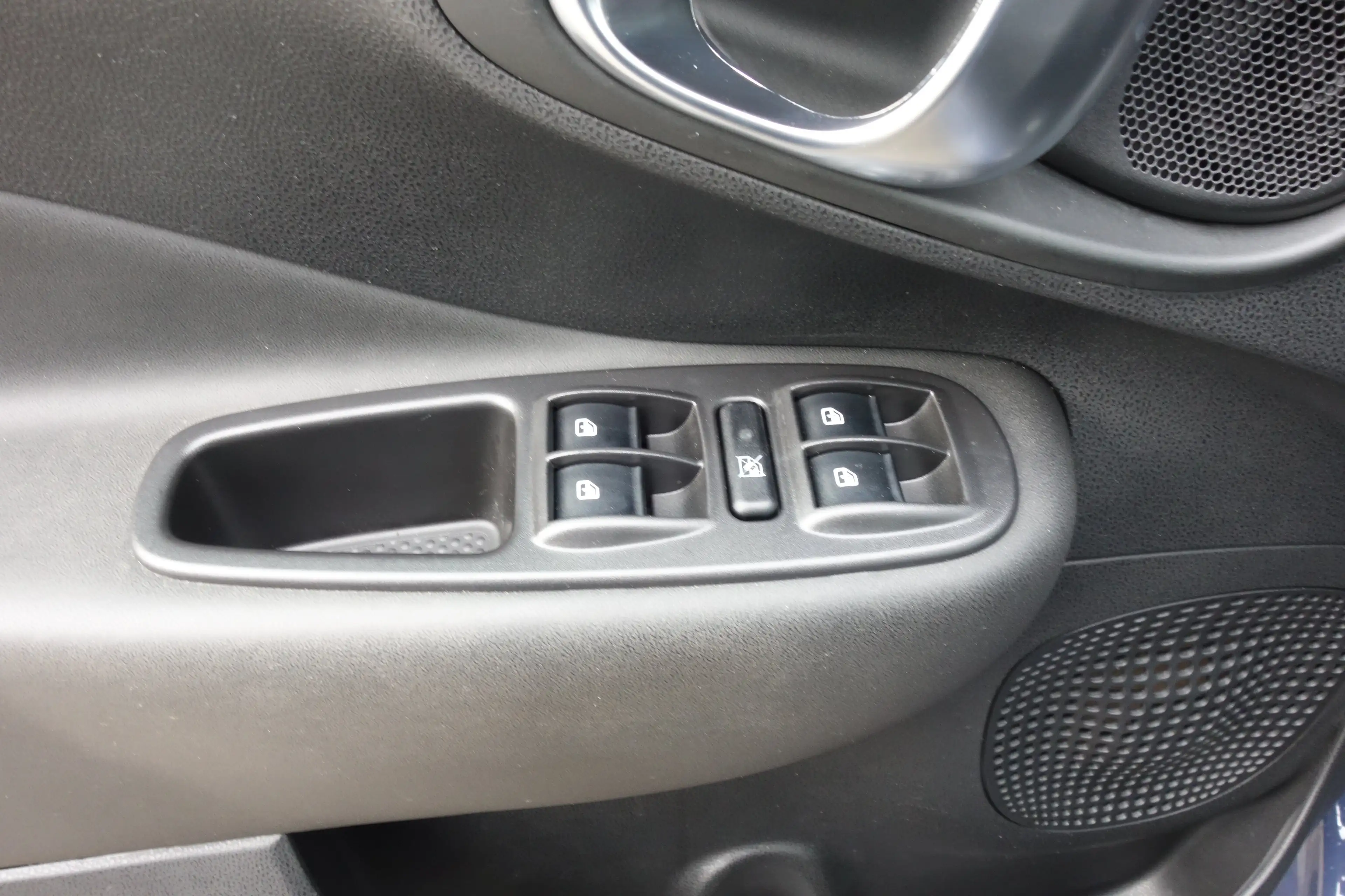 Fiat 500L Cross *Skydome/Navi/7 Zoll/DAB* — photo 9
