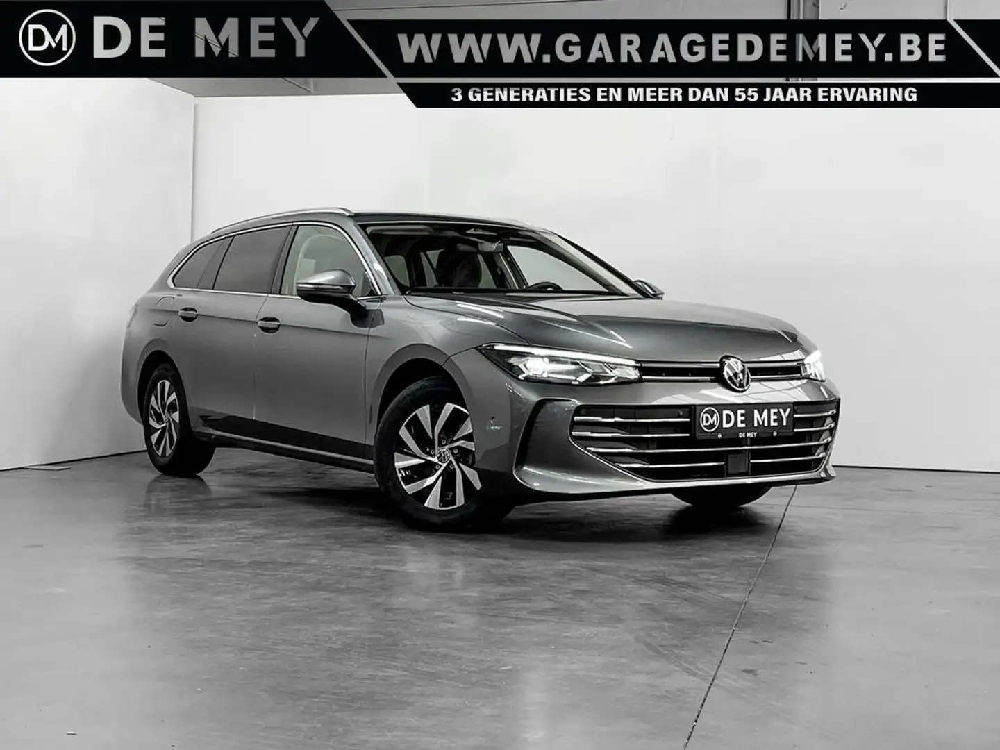 Volkswagen Passat Variant 1.5 TSI DSG / Trekhaak / Camera / Carplay / GPS / ACC / Keyless Grigio - 1