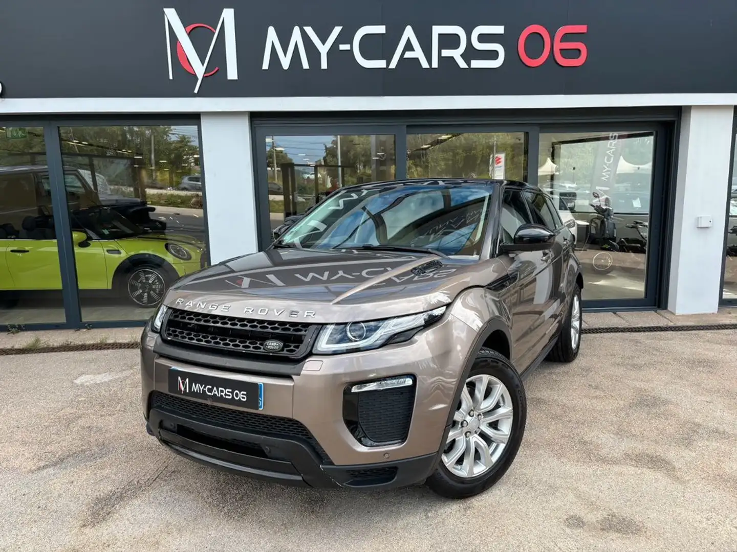 Land Rover Range Rover Evoque Mark III TD4 180 SE Dynamic Bronze - 1