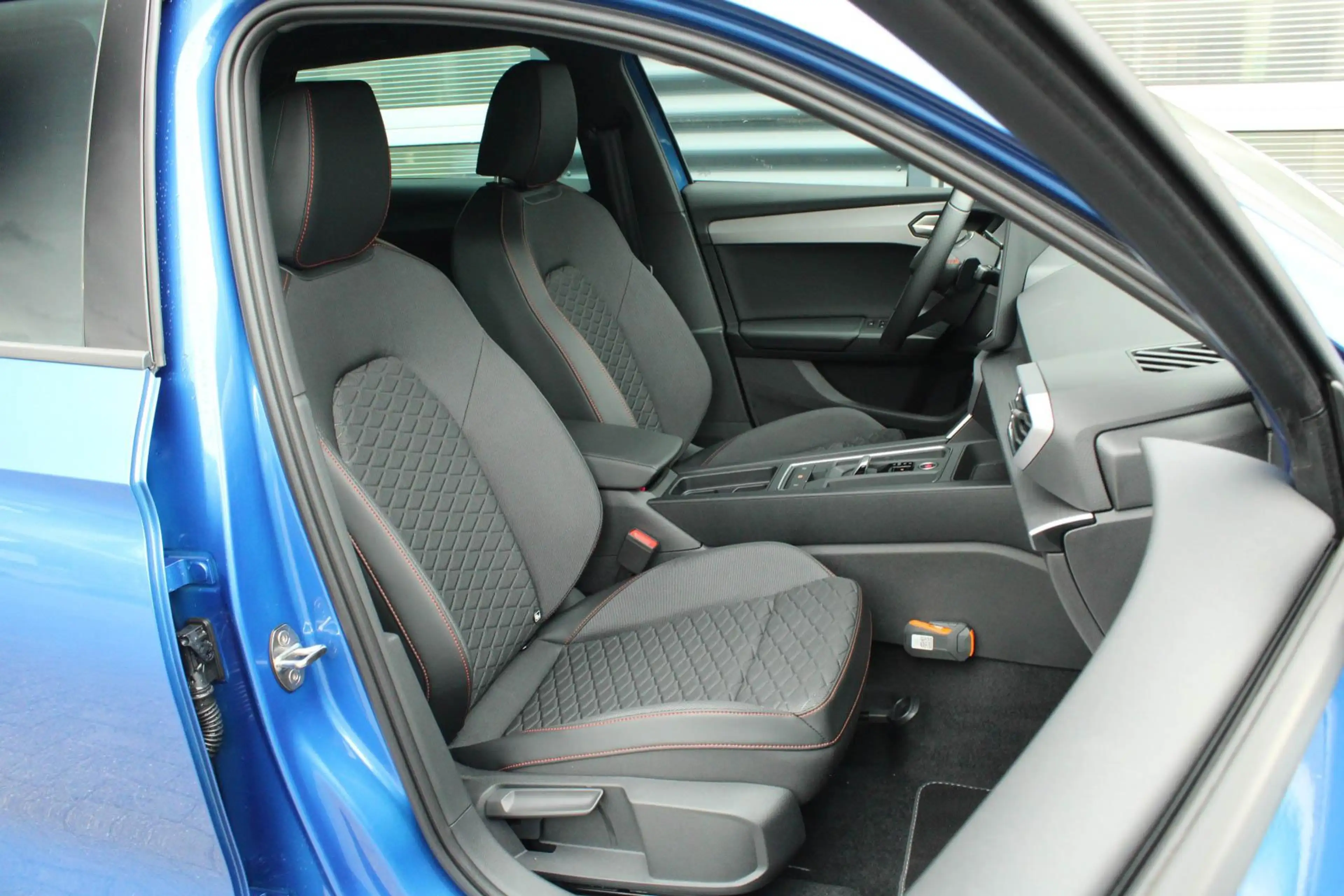SEAT Leon e-Hybrid Sportstourer 1.5 TSI 204pk FR Business | Black Pac — photo 14