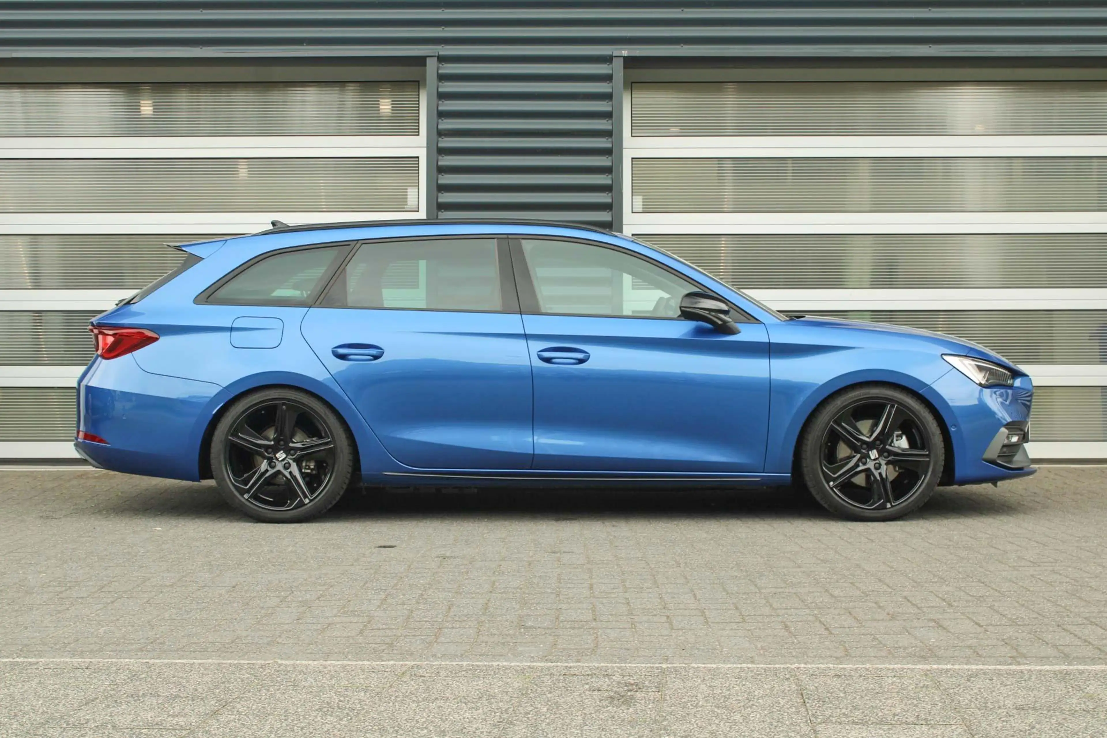 SEAT Leon e-Hybrid Sportstourer 1.5 TSI 204pk FR Business | Black Pac — photo 3