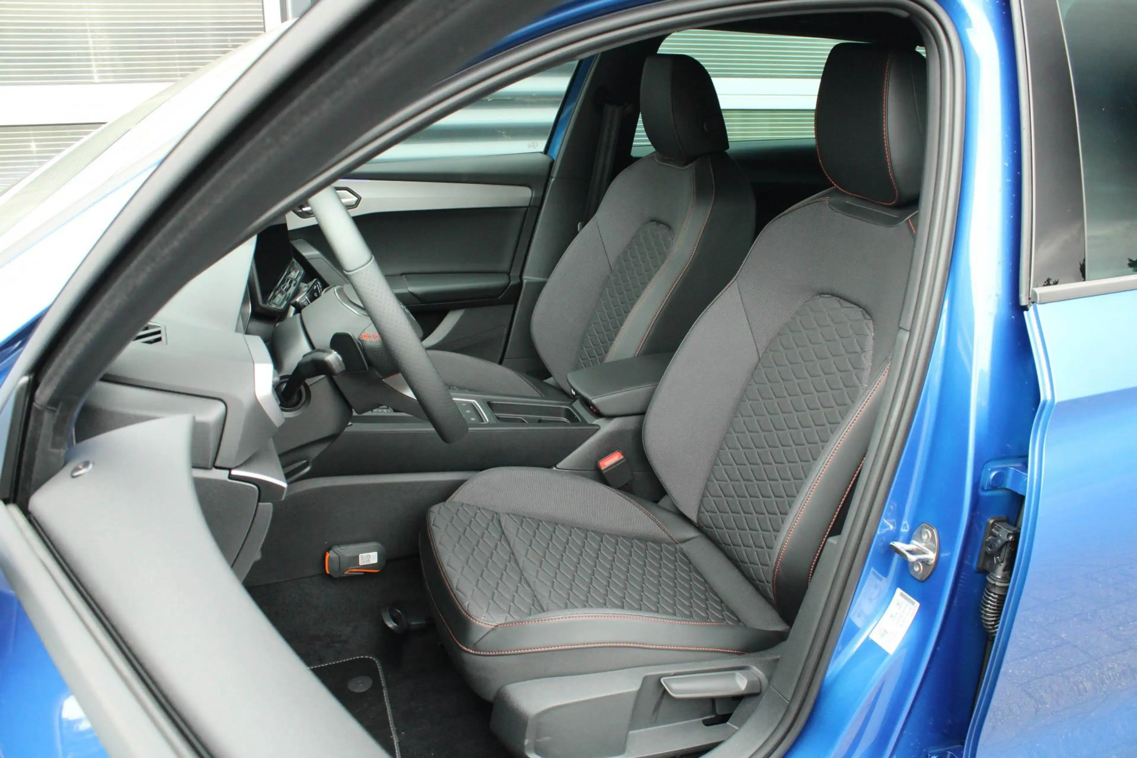 SEAT Leon e-Hybrid Sportstourer 1.5 TSI 204pk FR Business | Black Pac — photo 4