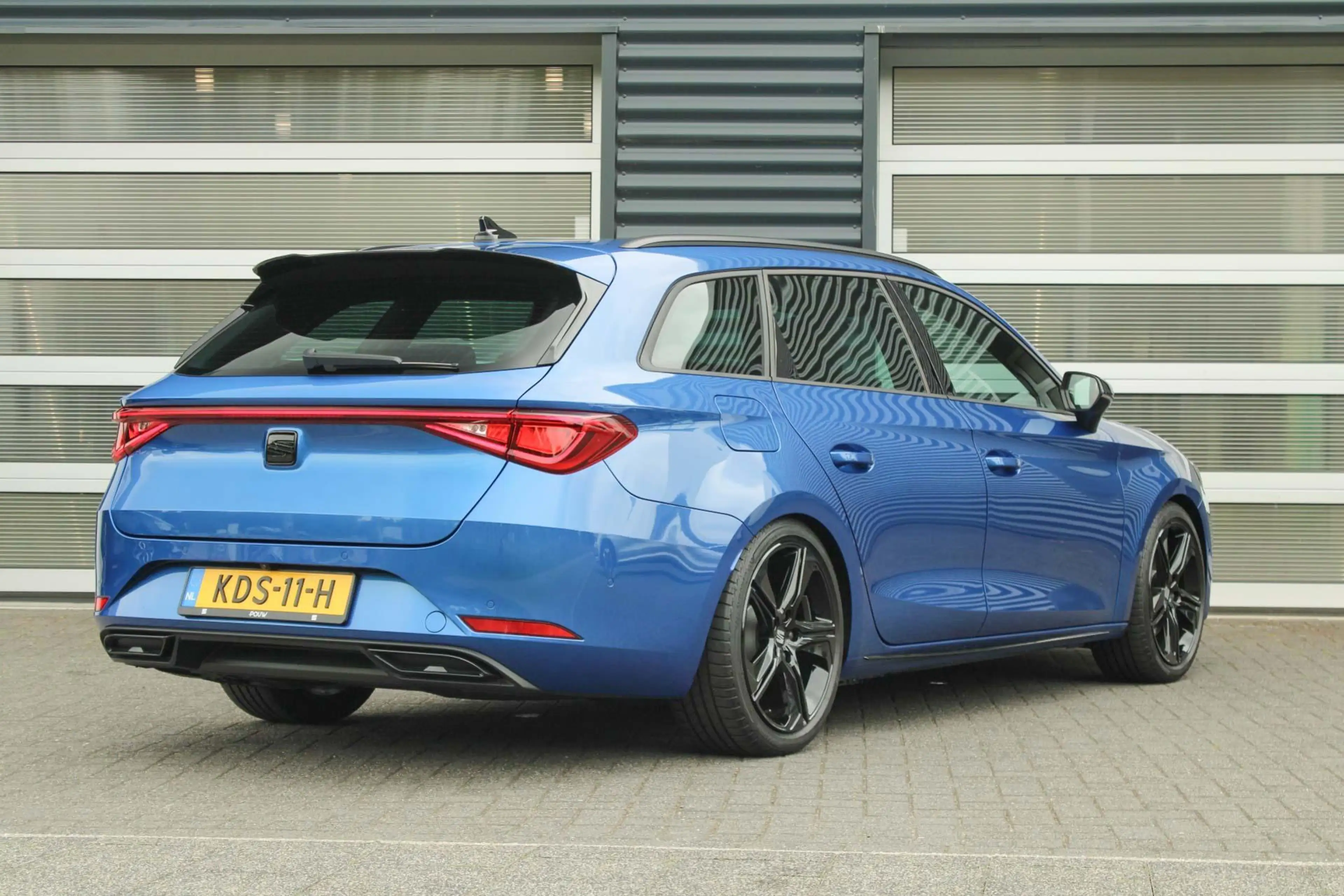 SEAT Leon e-Hybrid Sportstourer 1.5 TSI 204pk FR Business | Black Pac — photo 2
