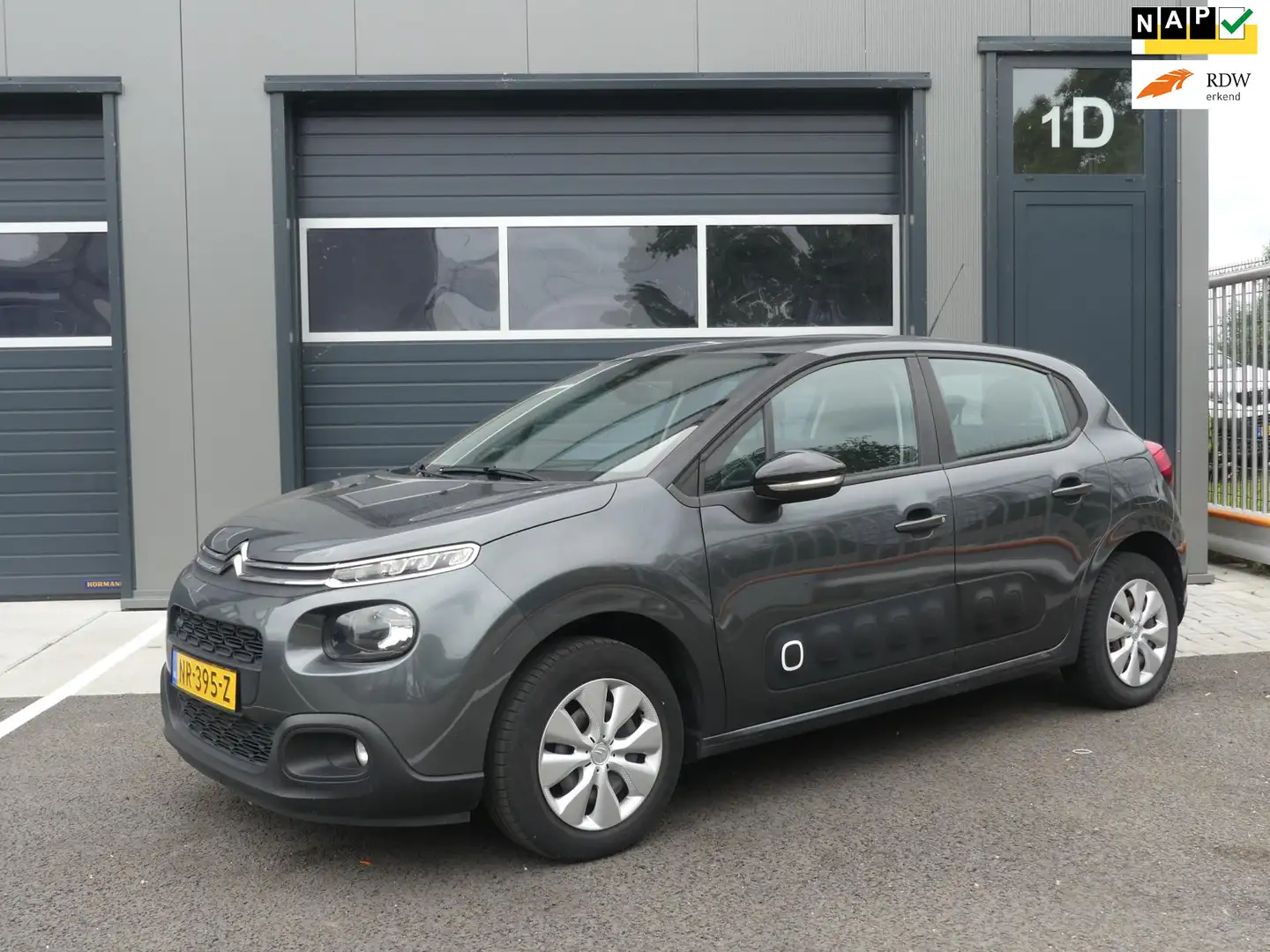 Citroen C3 1.2 PureTech Airco 5-Drs 1e Eigenaar Dealer Onderh Grijs - 1