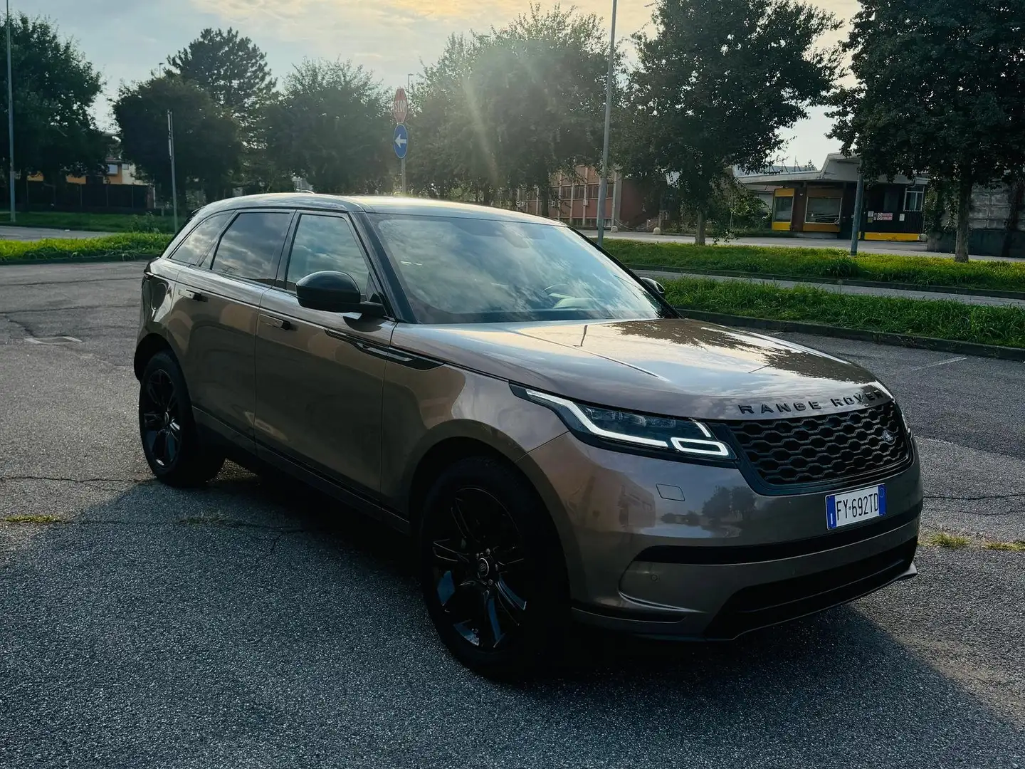 Land Rover Range Rover Velar Range Rover Velar 2.0D I4 180 CV R-Dynamic HSE Beige - 1