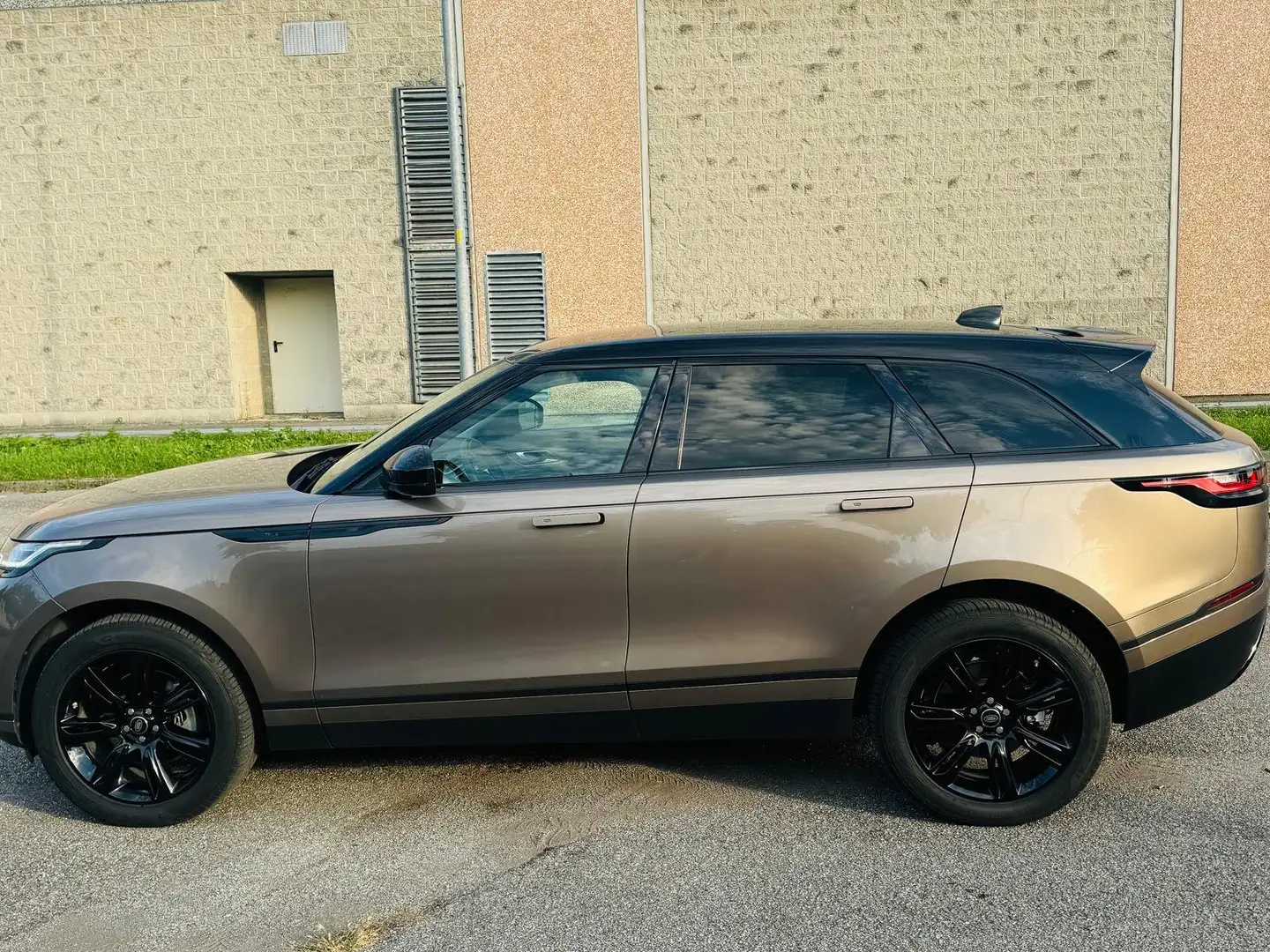 Land Rover Range Rover Velar Range Rover Velar 2.0D I4 180 CV R-Dynamic HSE Beige - 2