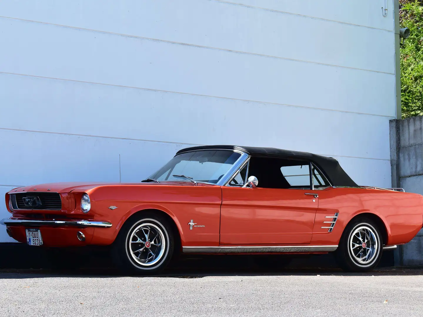 Ford Mustang 289 V8 - TOP CONDITION - FULL RESTORED Orange - 2